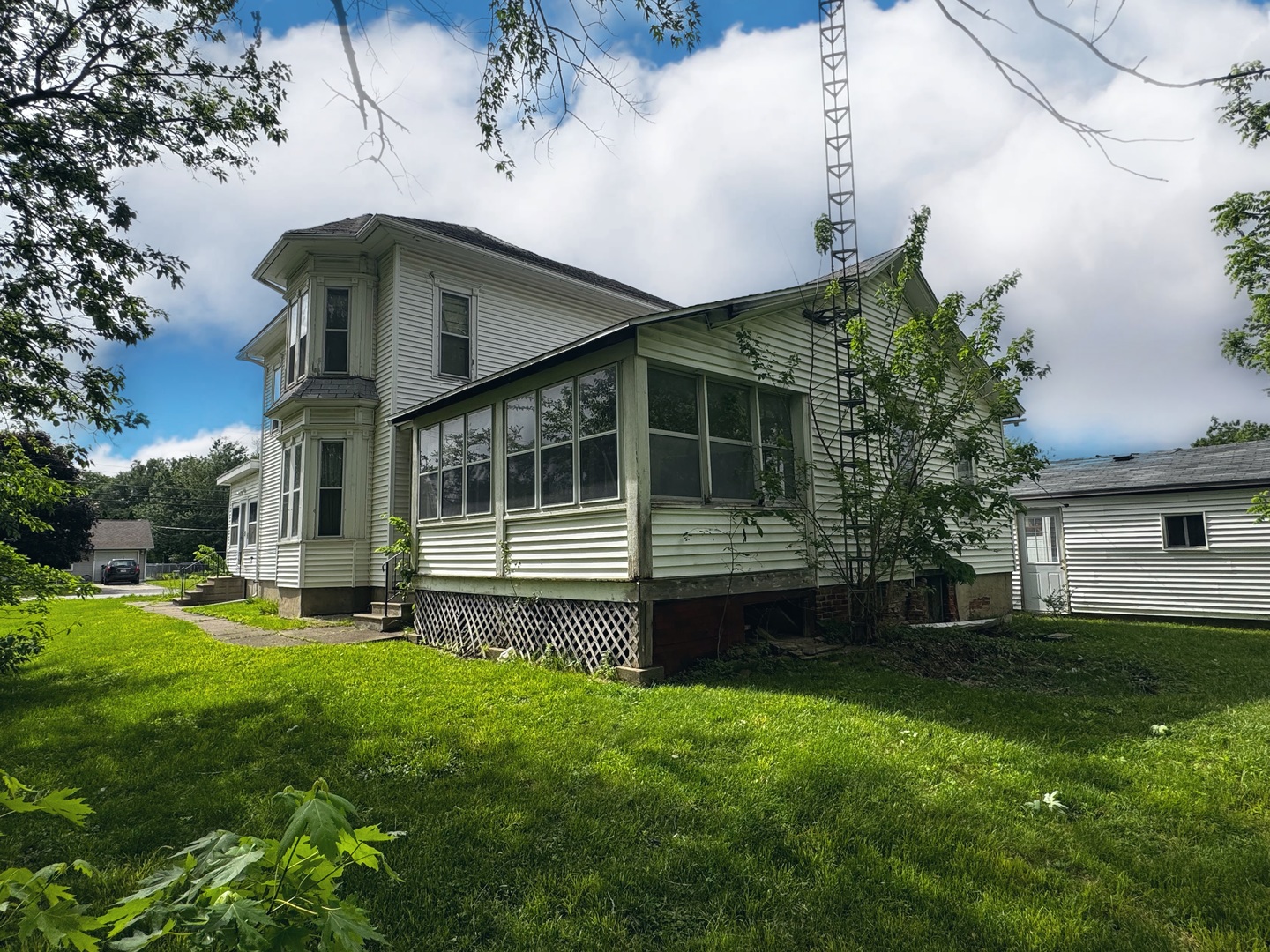 927 S Vermillion Street, Streator, IL 61364