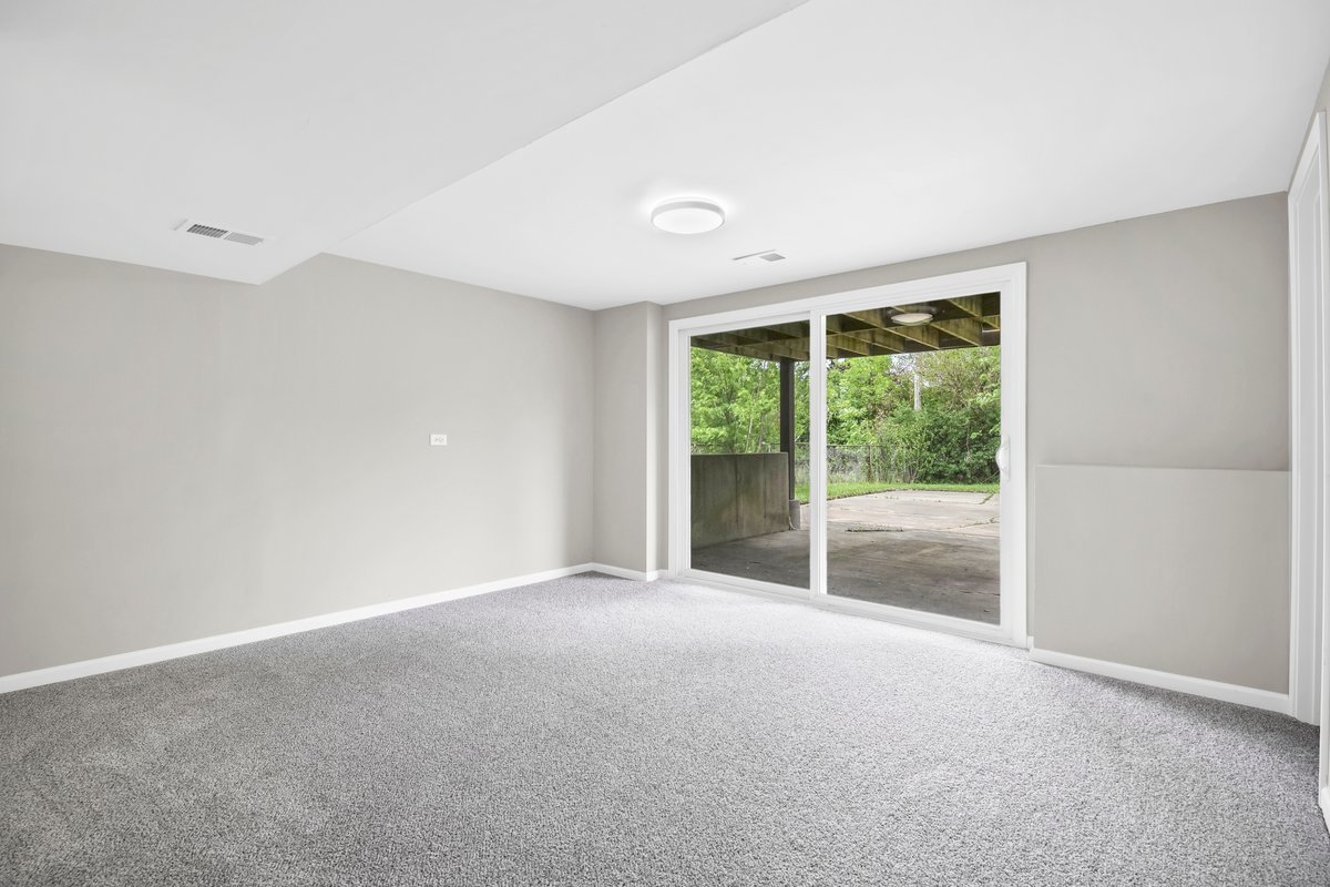 7450 Astor Avenue, Hanover Park, IL 60133