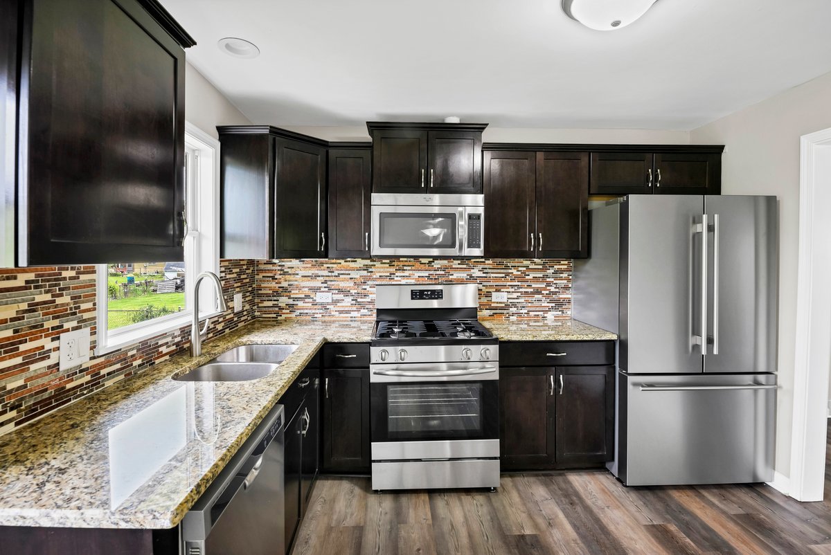 7450 Astor Avenue, Hanover Park, IL 60133