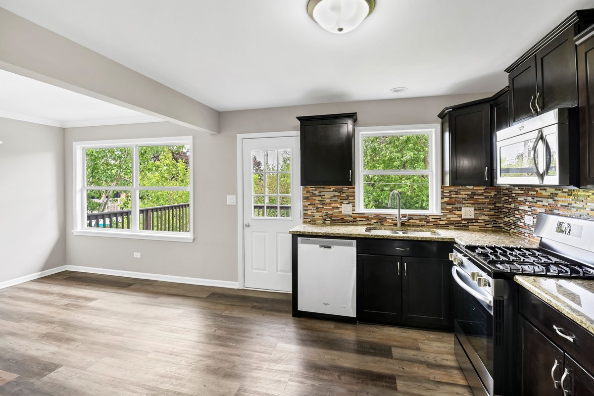7450 Astor Avenue, Hanover Park, IL 60133