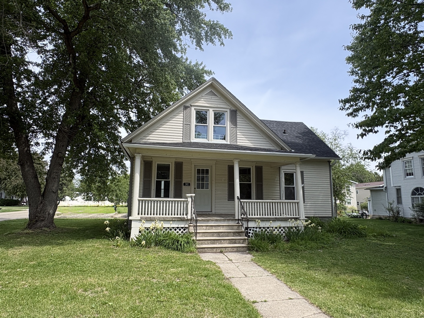 302 Oak Street, Earlville, IL 60518