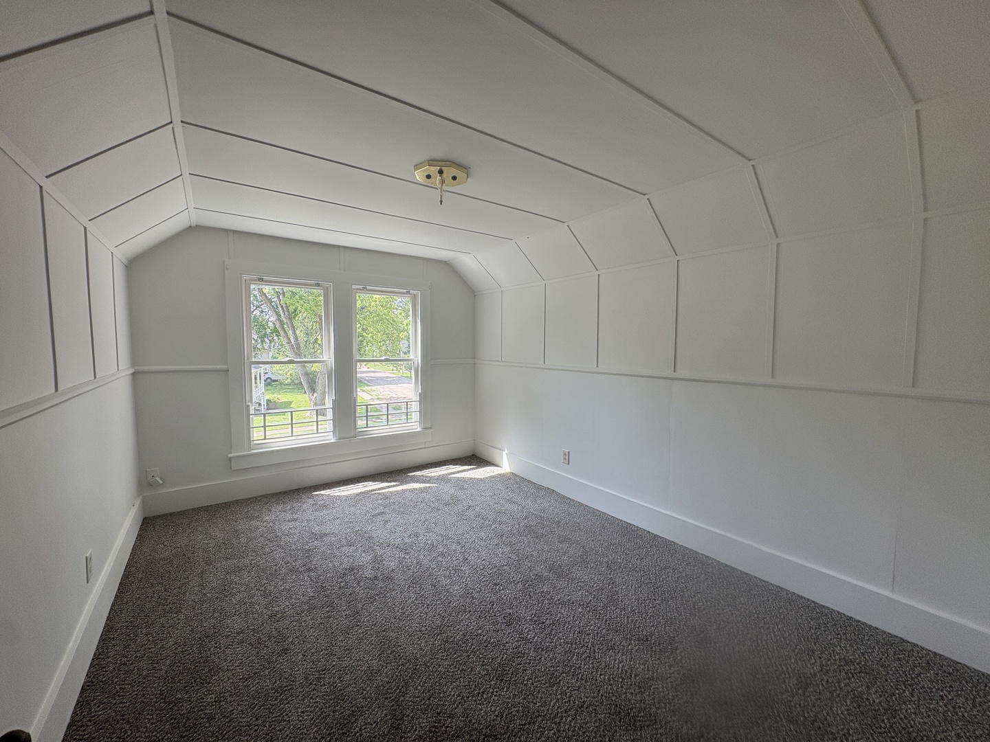 302 Oak Street, Earlville, IL 60518