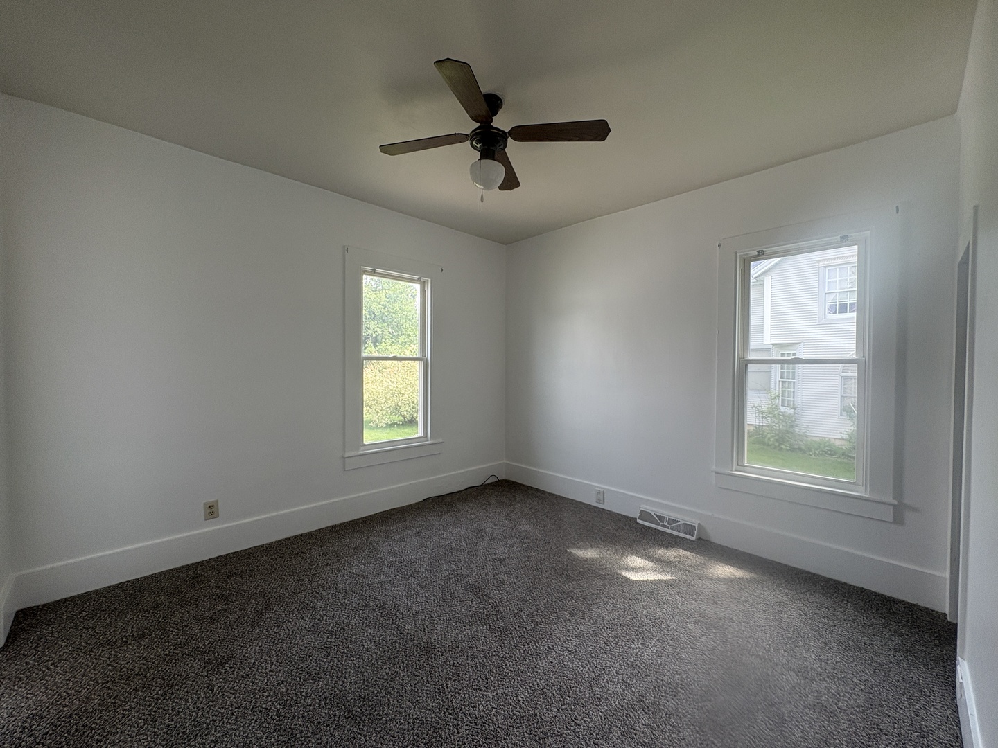 302 Oak Street, Earlville, IL 60518