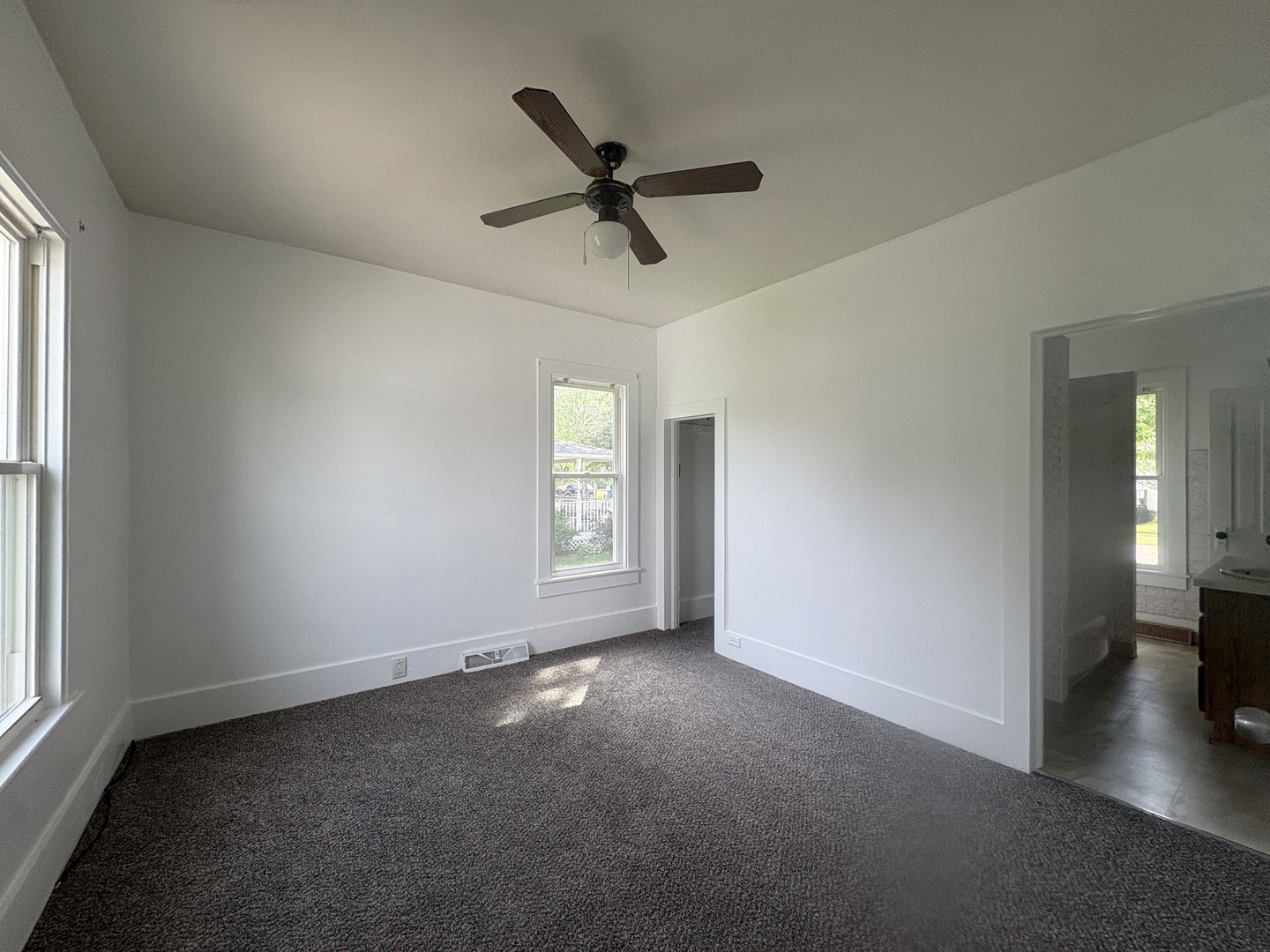 302 Oak Street, Earlville, IL 60518