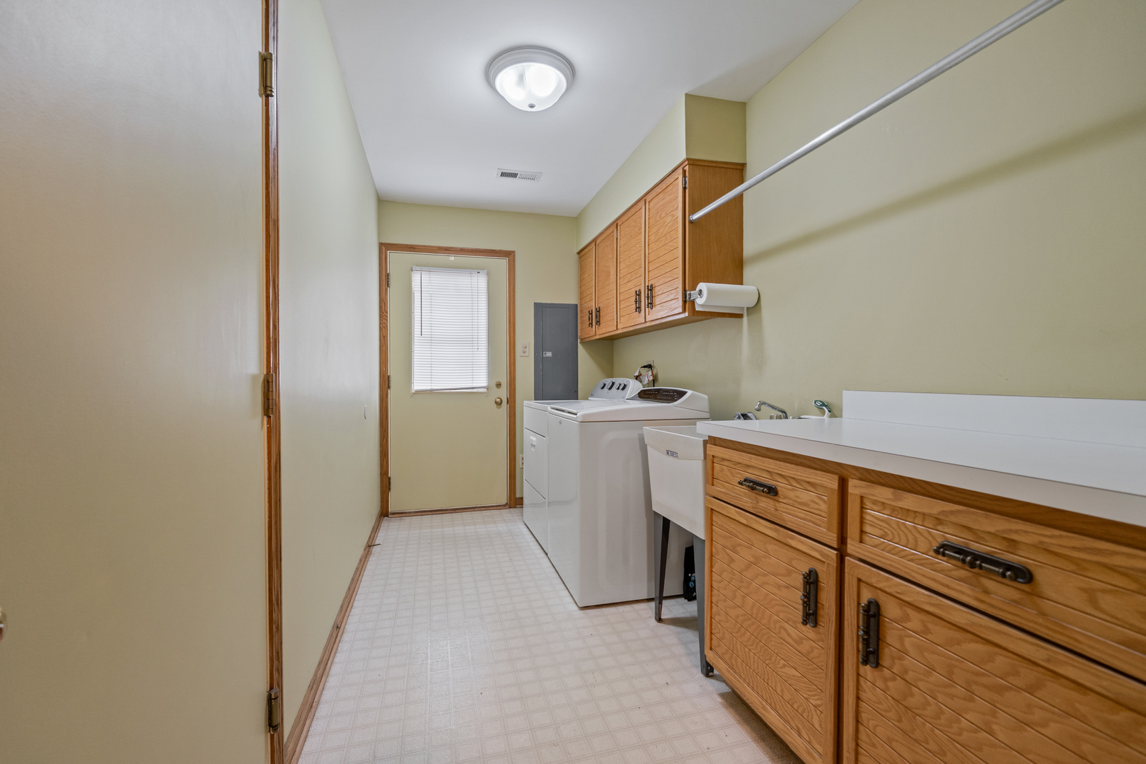 1109 Warner Avenue, Lemont, IL 60439