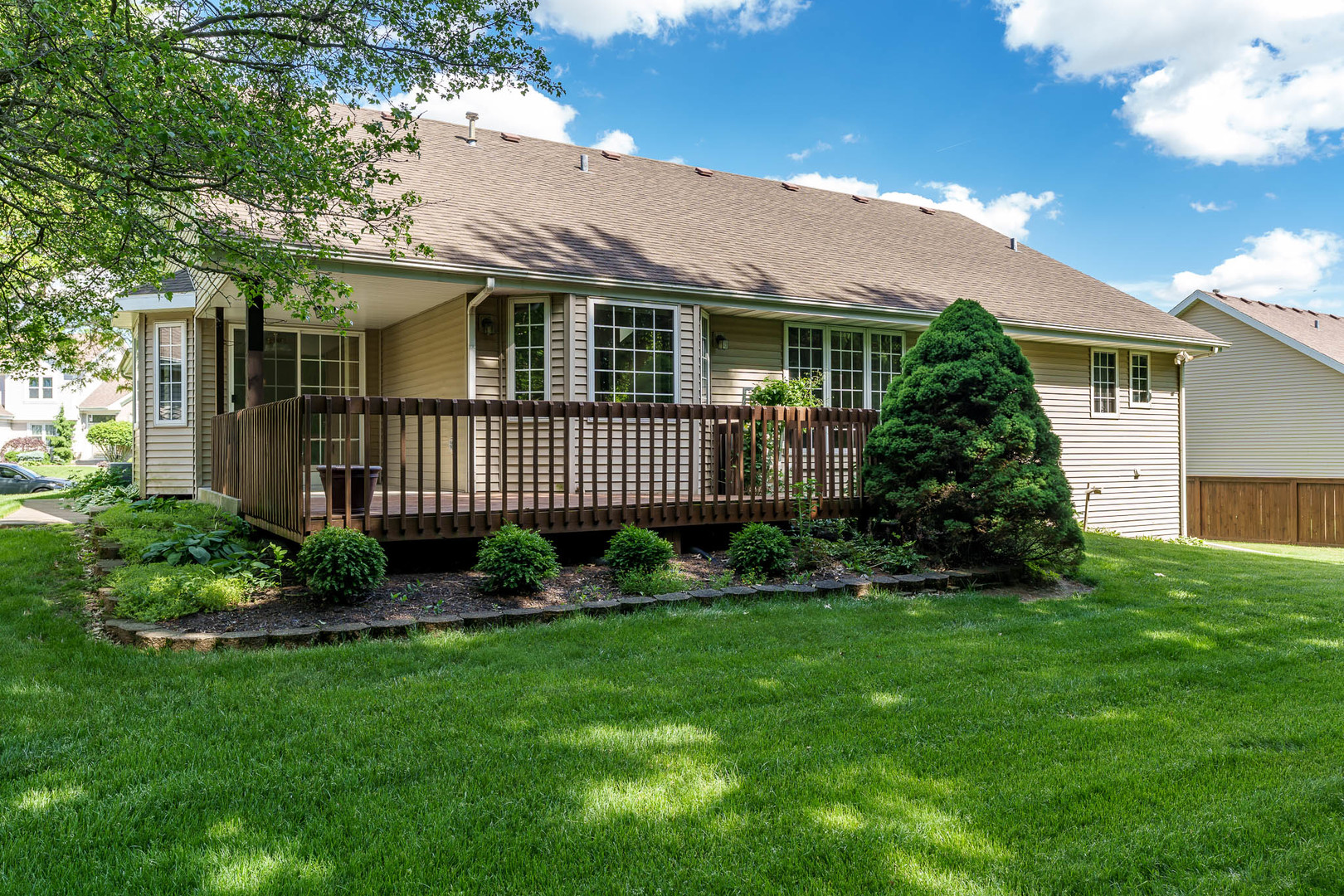 1350 Featherstone Road, Rockford, IL 61107
