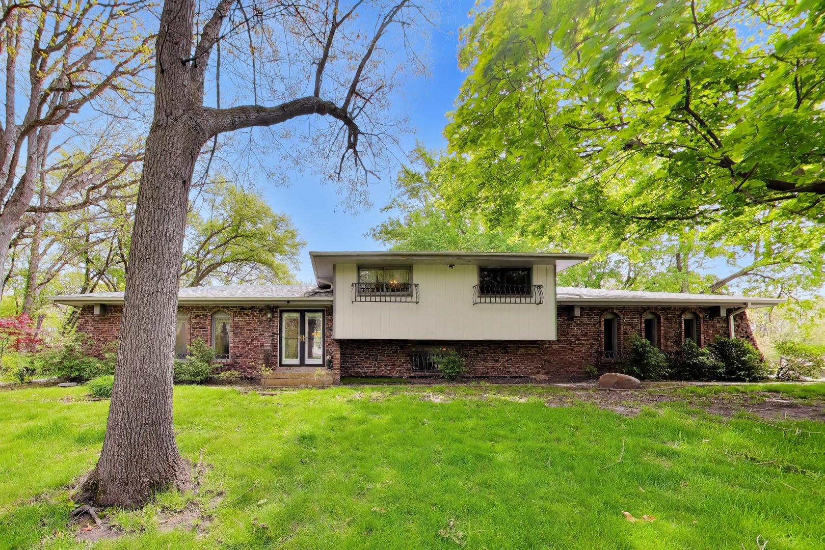26339 S Woodlawn Avenue, Crete, IL 60417