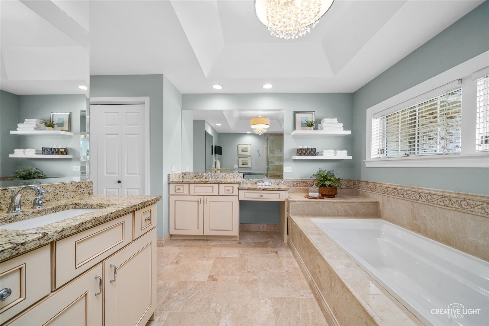 2124 University Drive, Naperville, IL 60565