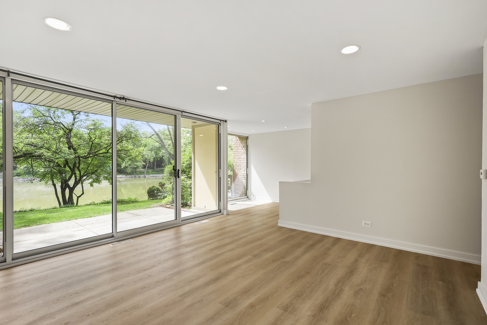 6018 E Lake Drive #1C, Lisle, IL 60532