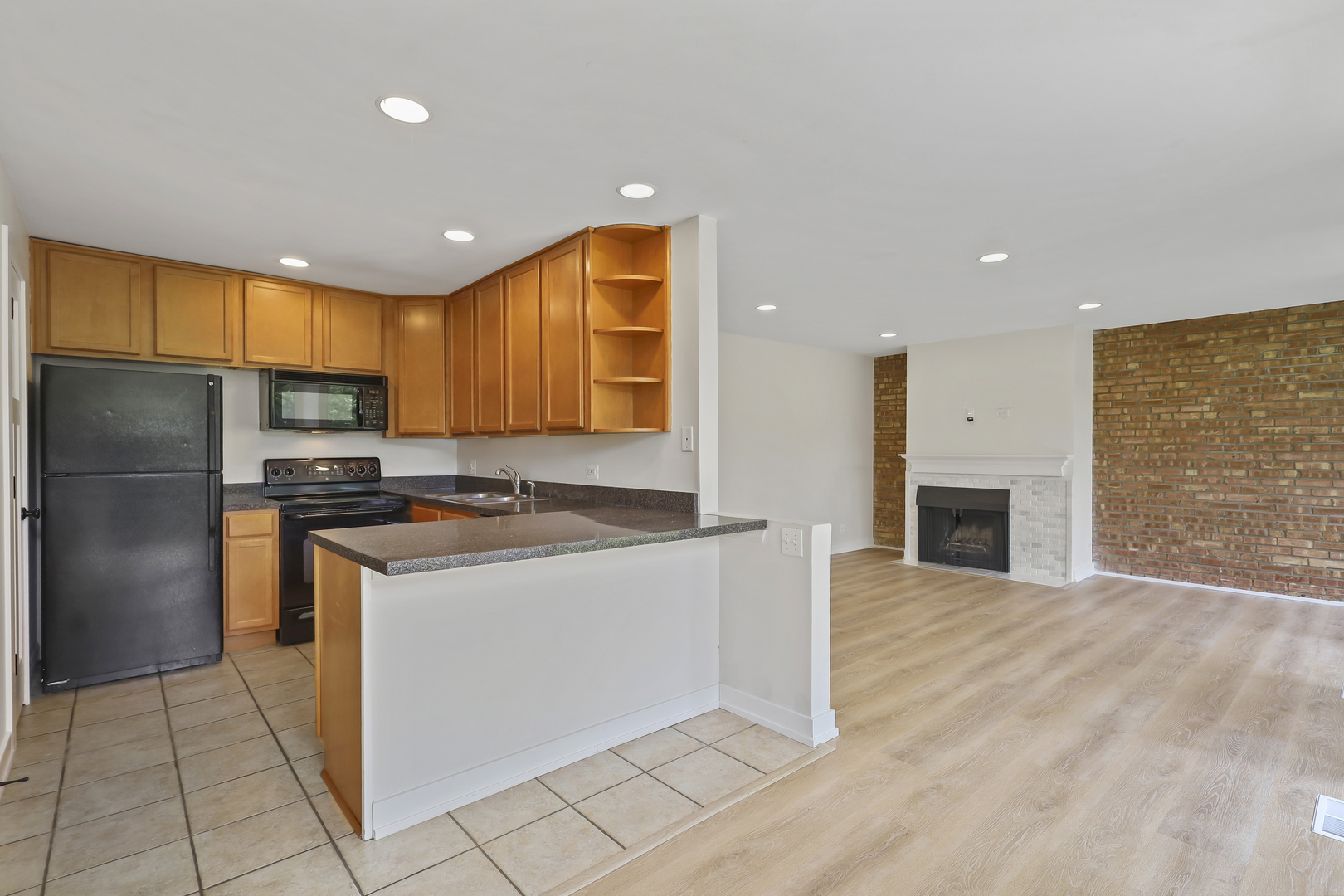 6018 E Lake Drive #1C, Lisle, IL 60532