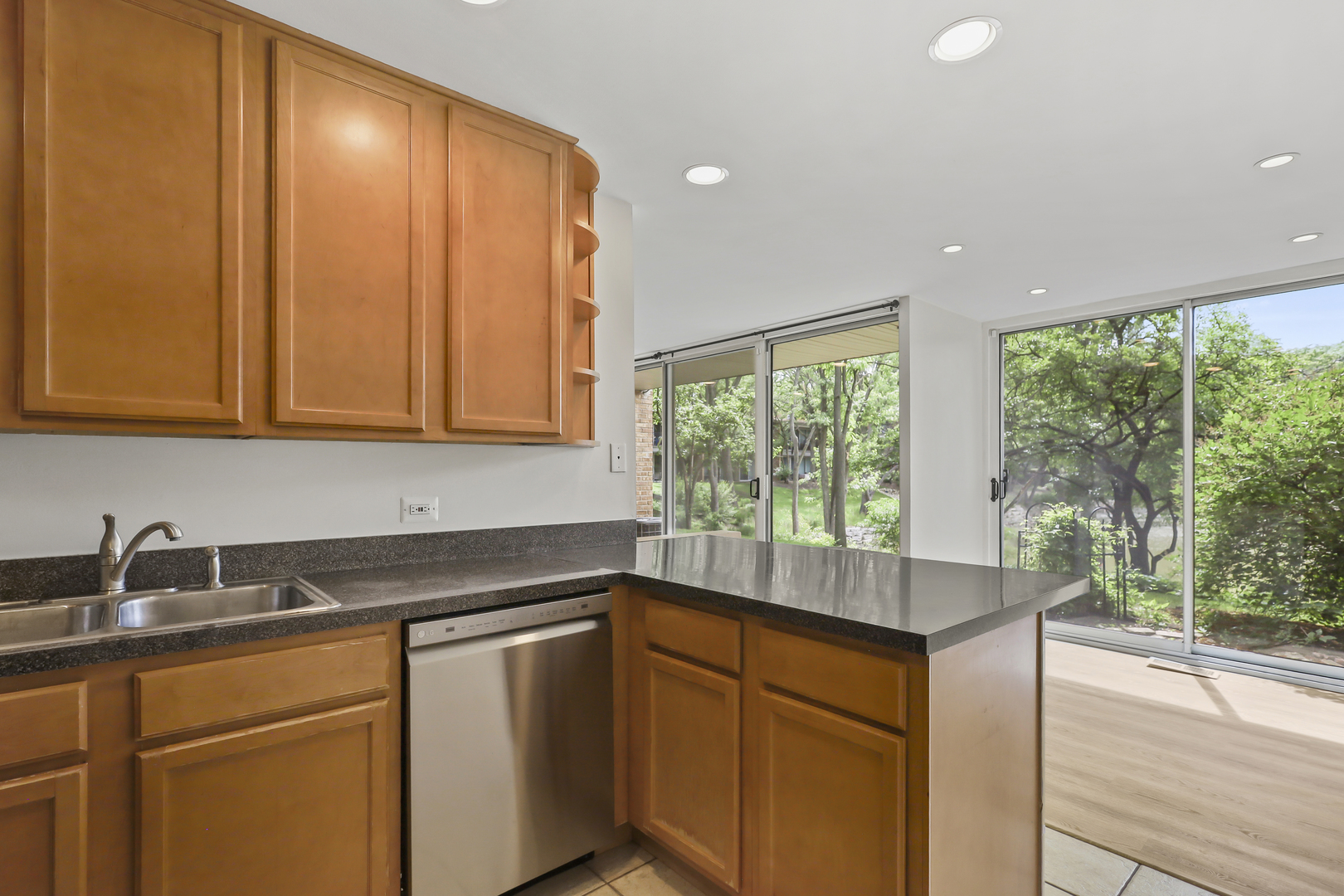 6018 E Lake Drive #1C, Lisle, IL 60532