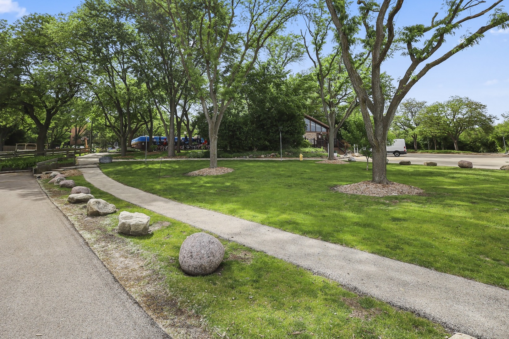 6018 E Lake Drive #1C, Lisle, IL 60532