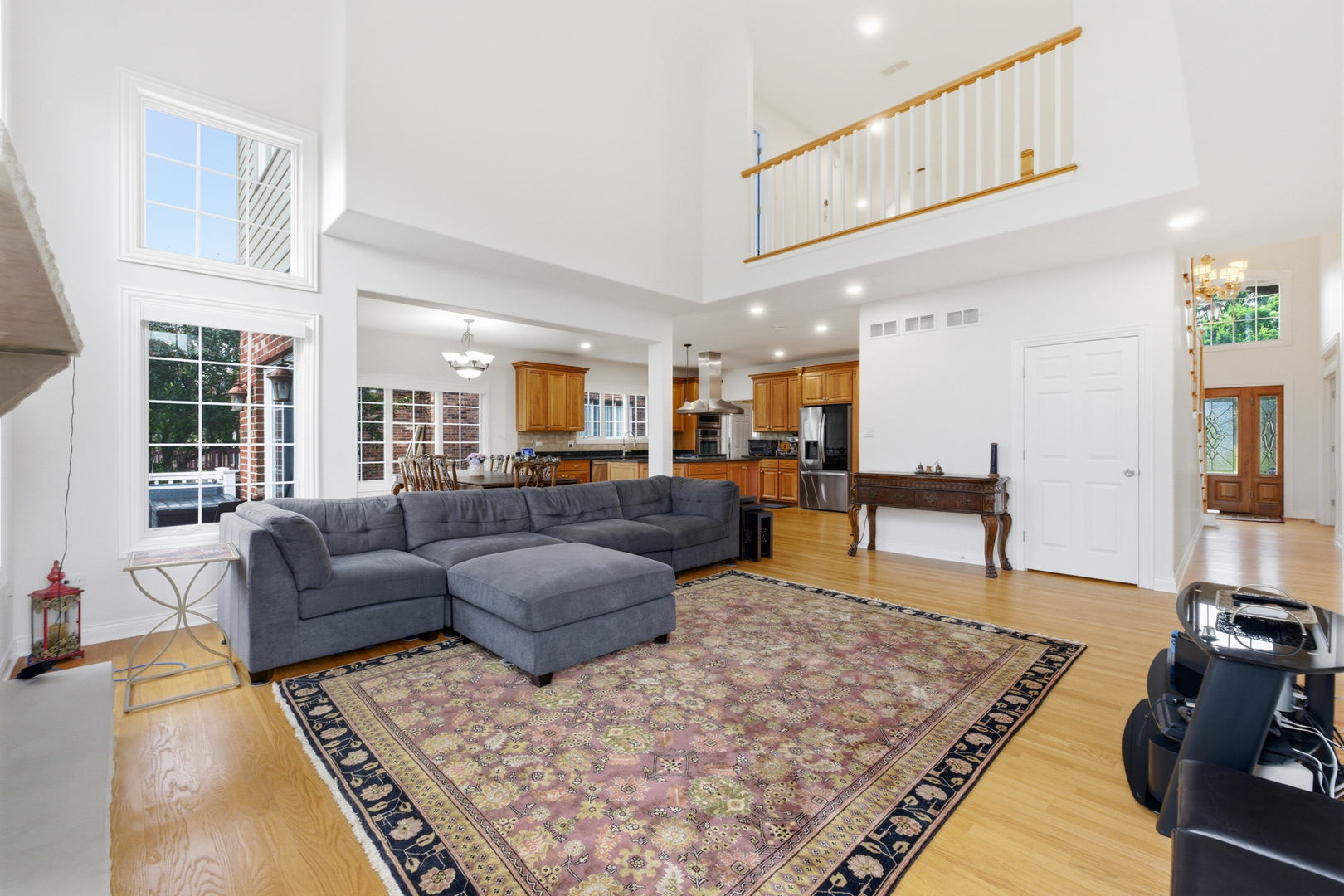 801 Shannon Lake Court, Westmont, IL 60559