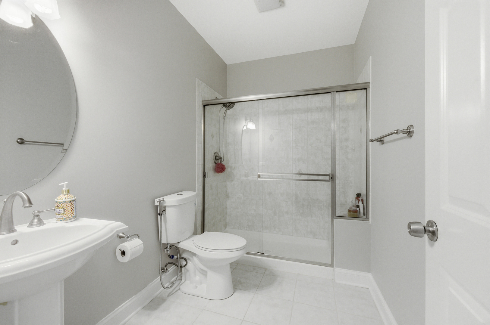 801 Shannon Lake Court, Westmont, IL 60559