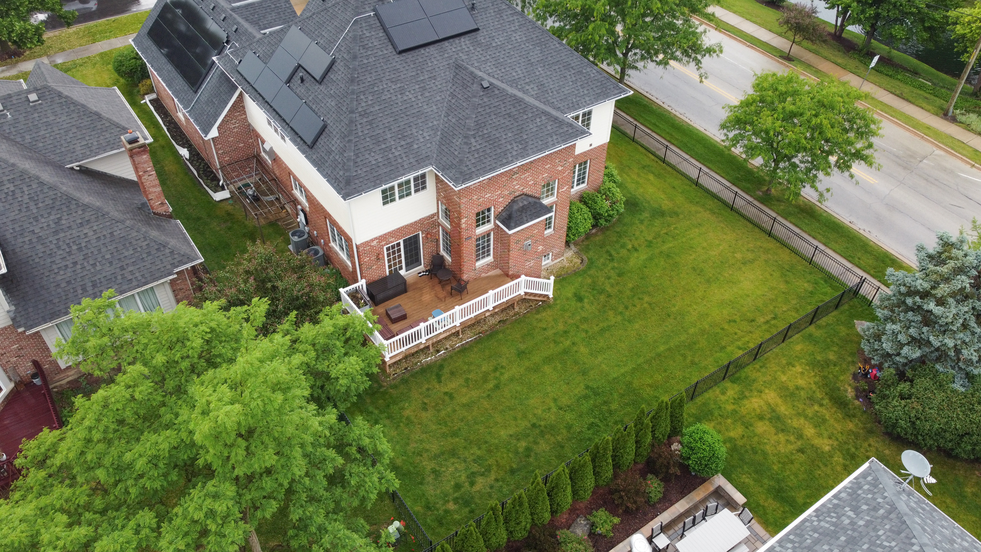 801 Shannon Lake Court, Westmont, IL 60559