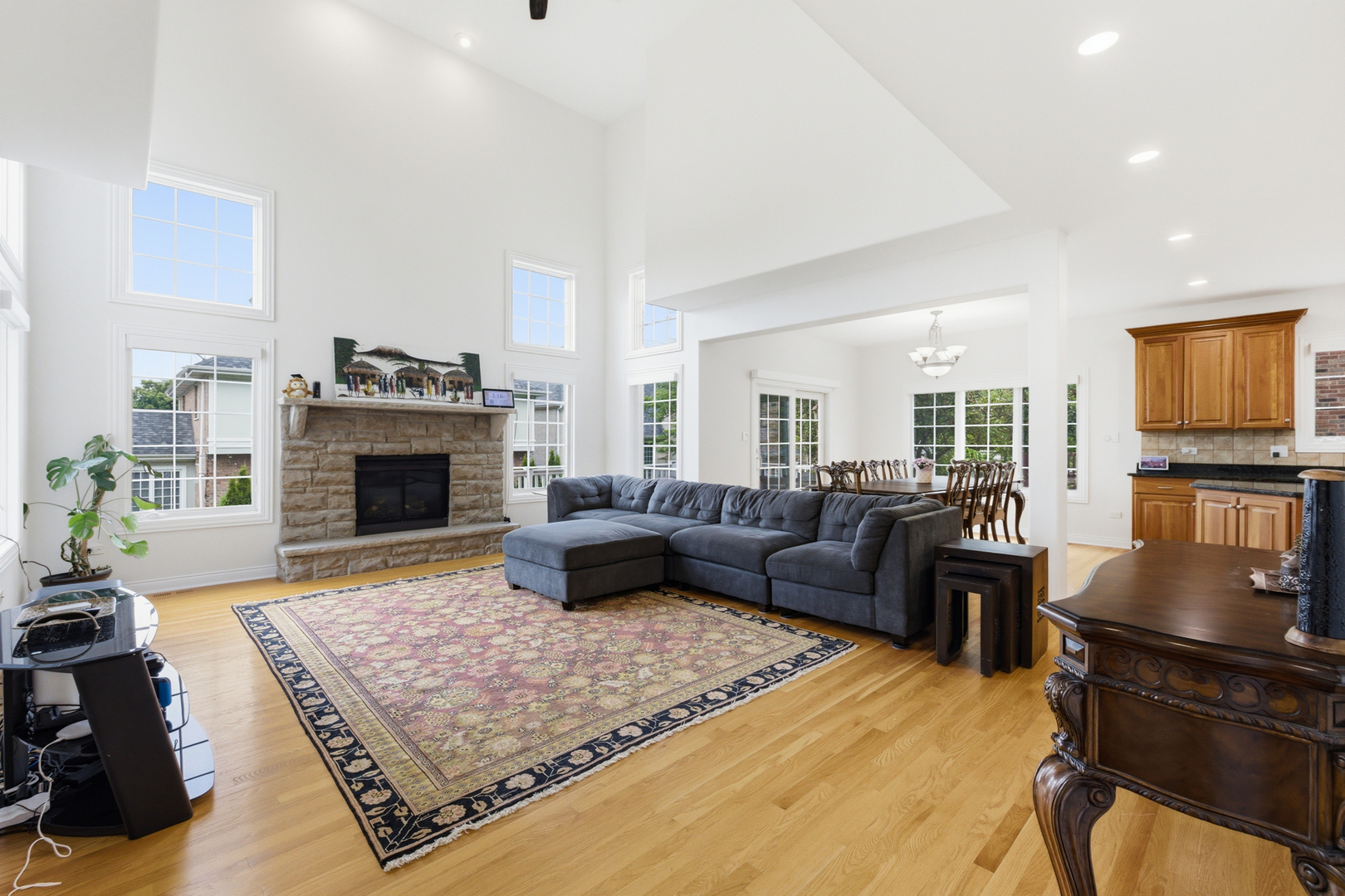 801 Shannon Lake Court, Westmont, IL 60559