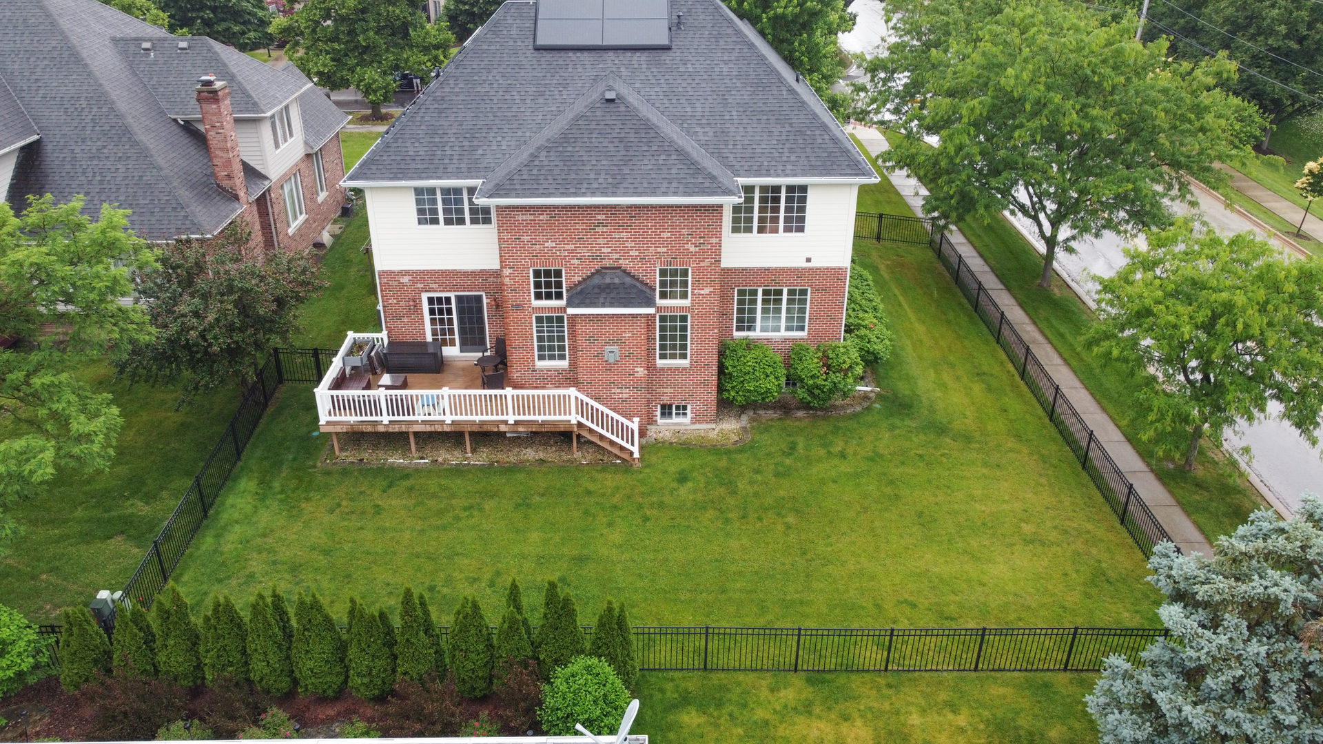 801 Shannon Lake Court, Westmont, IL 60559