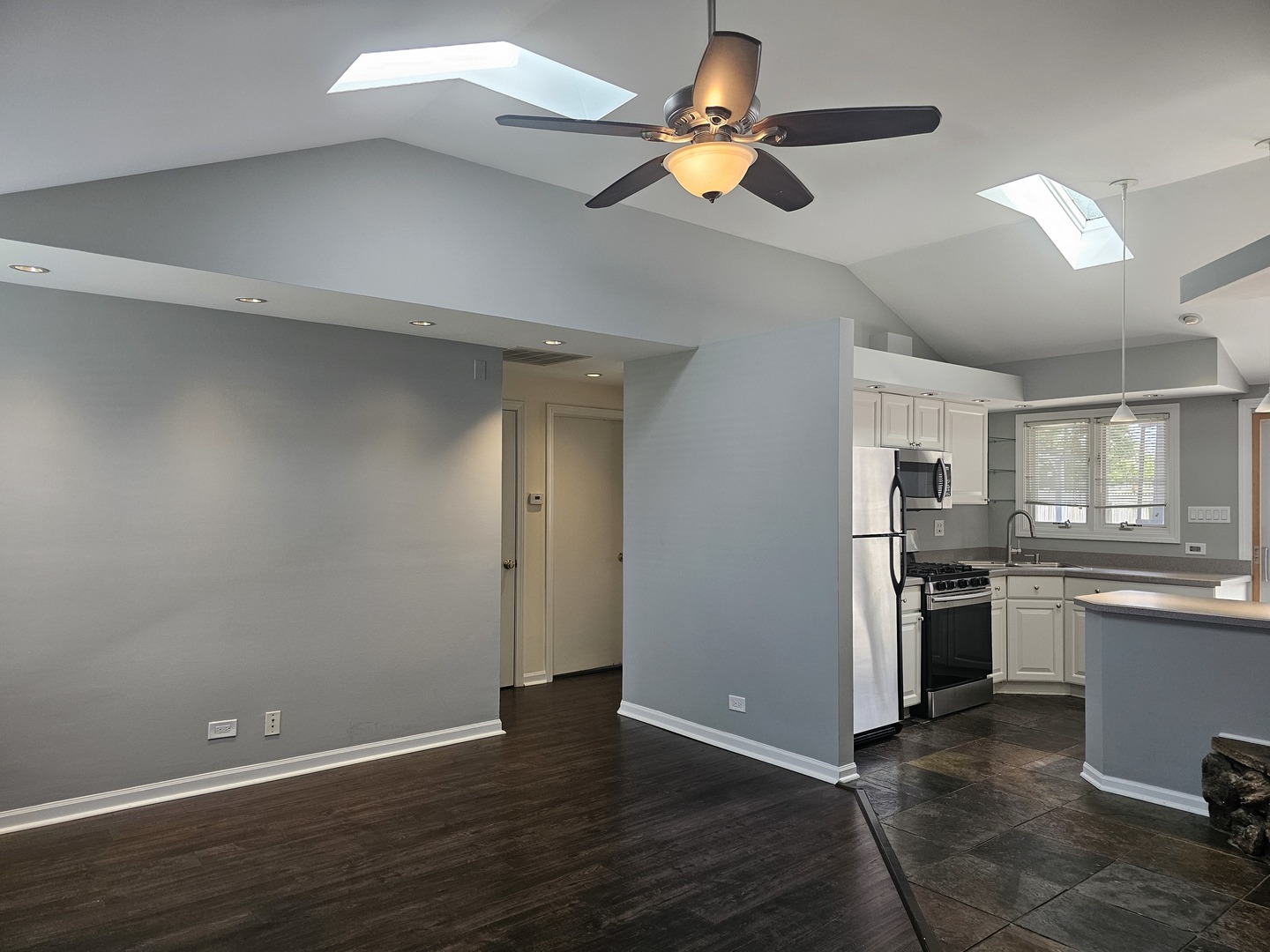 4039 W 90th Place, Hometown, IL 60456