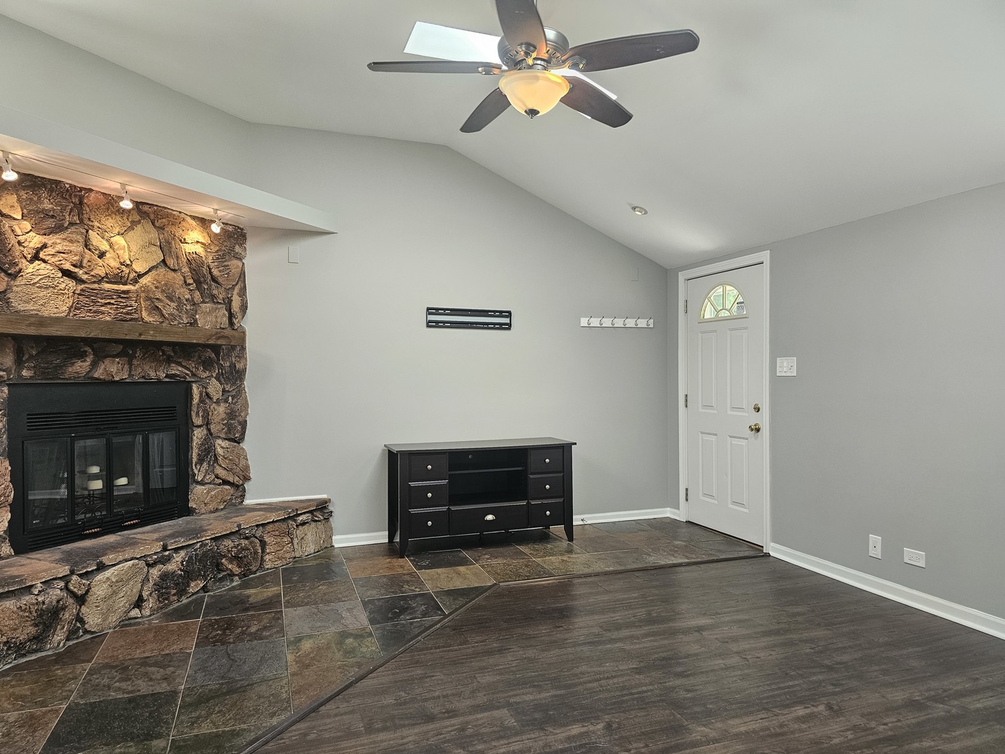 4039 W 90th Place, Hometown, IL 60456