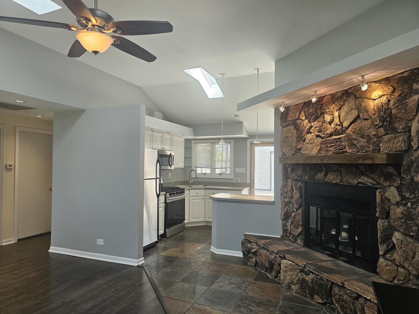 4039 W 90th Place, Hometown, IL 60456