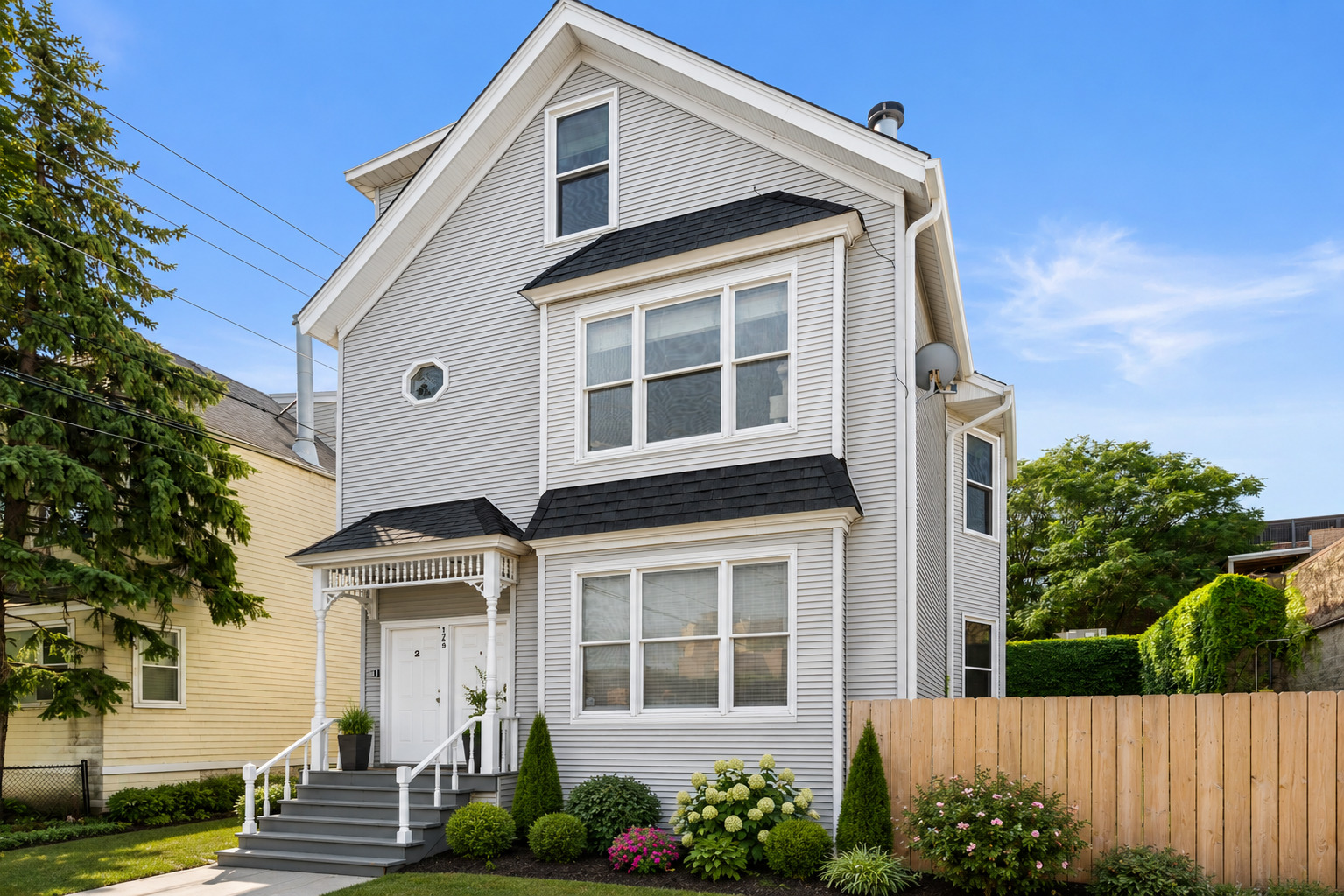 1549 W Barry Avenue #2, Chicago, IL 60657