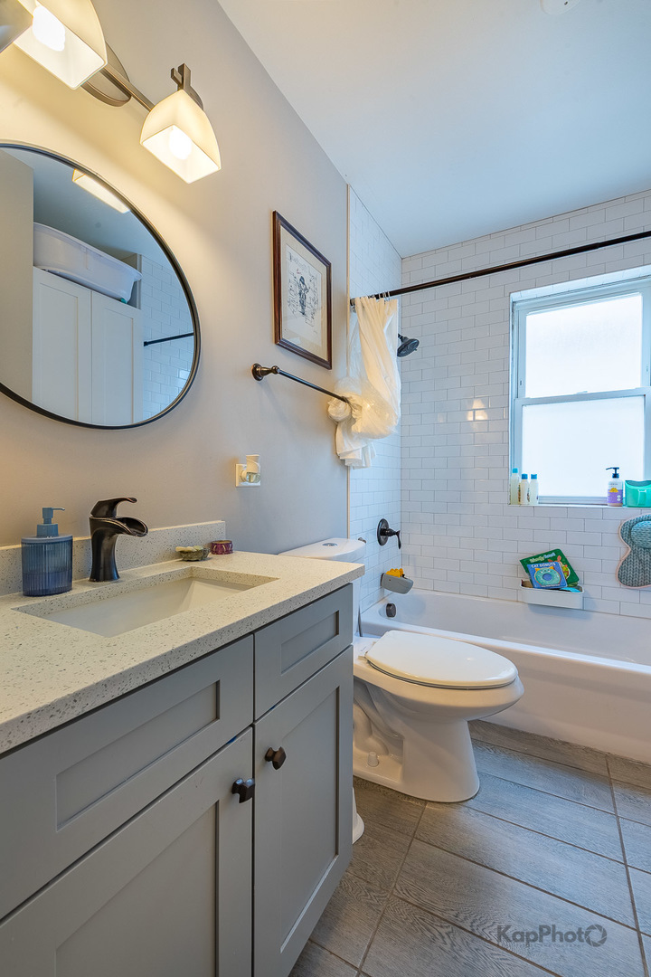 3511 S Washtenaw Avenue, Chicago, IL 60632