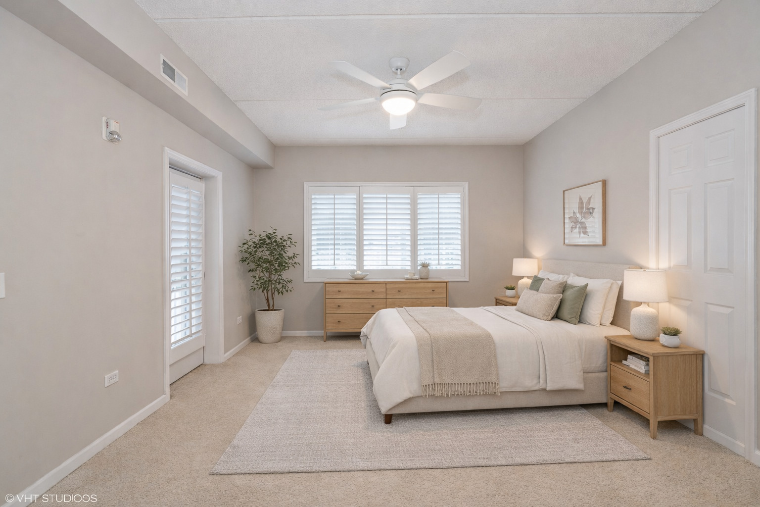1479 N Milwaukee Avenue #101, Libertyville, IL 60048