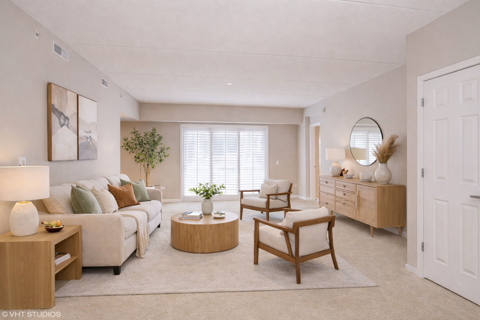 1479 N Milwaukee Avenue #101, Libertyville, IL 60048