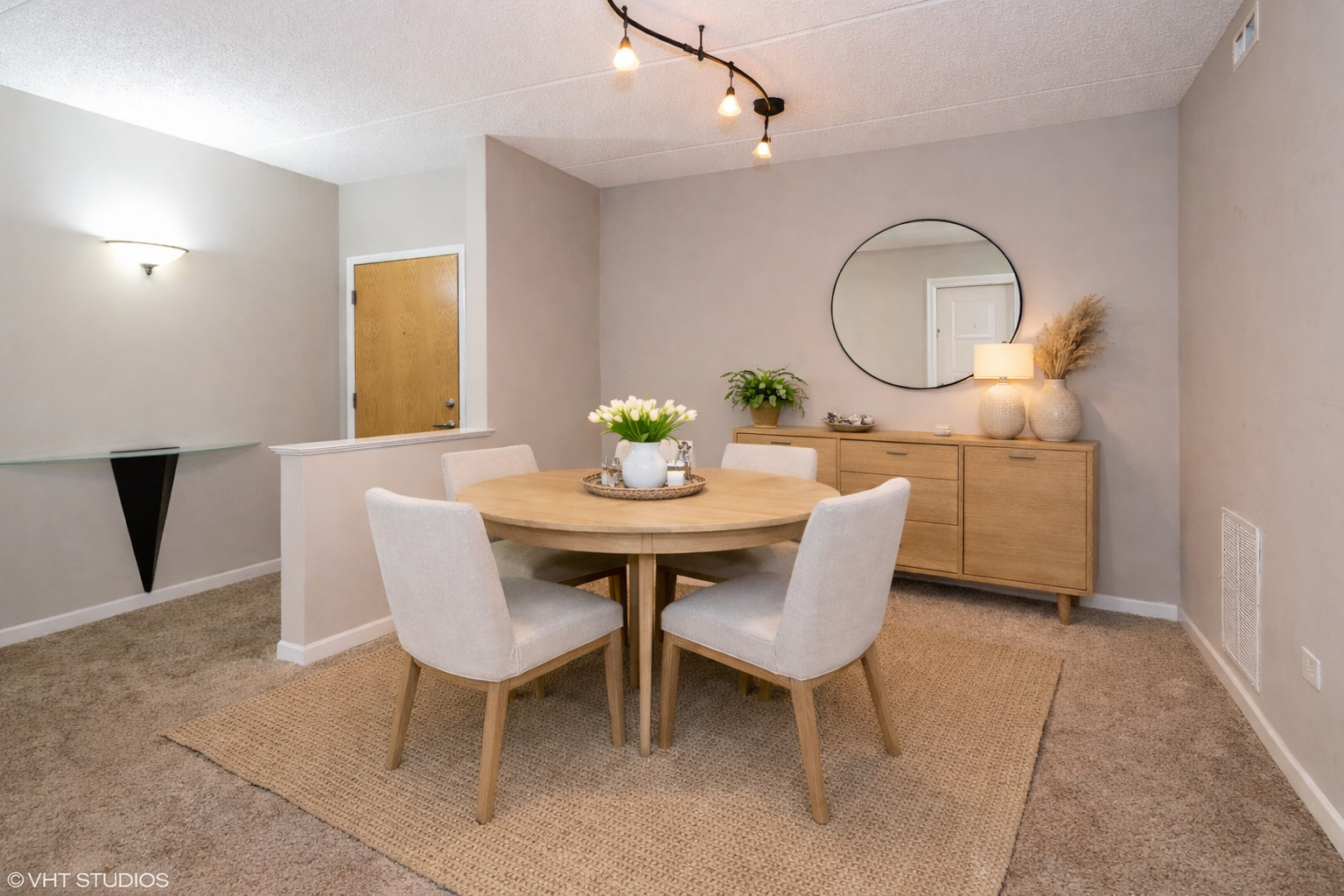 1479 N Milwaukee Avenue #101, Libertyville, IL 60048