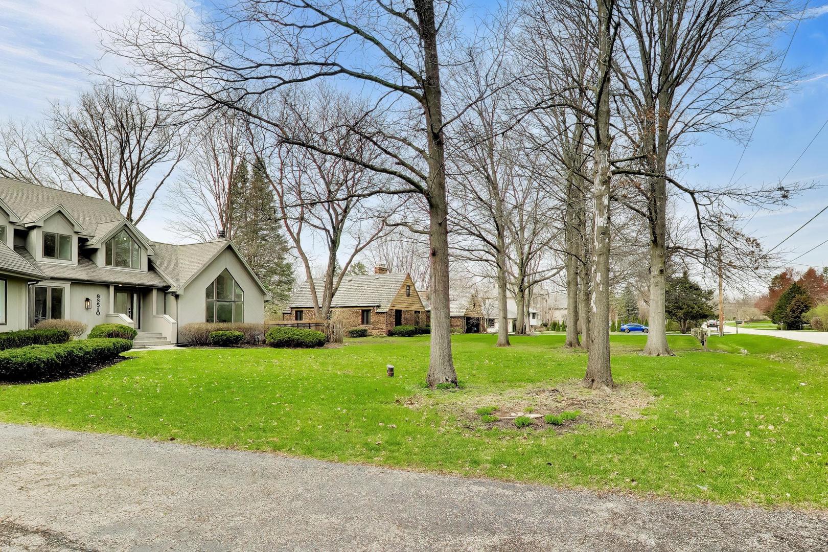 8S510 Oxford Lane, Naperville, IL 60565
