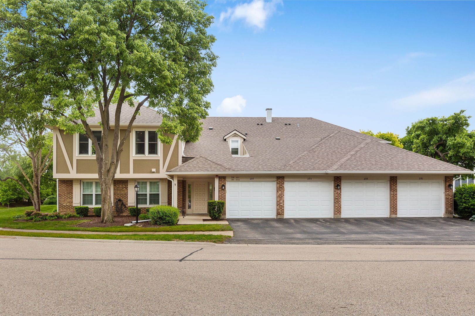 295 Coventry Circle #295, Vernon Hills, IL 60061