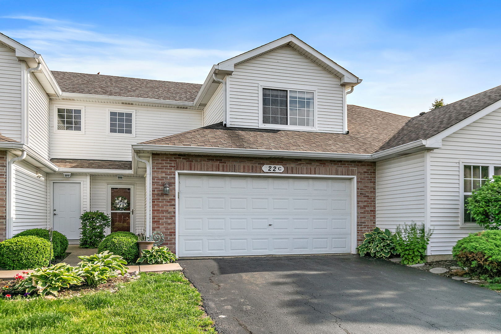 22 Rolling Oaks Road #C, Sugar Grove, IL 60554