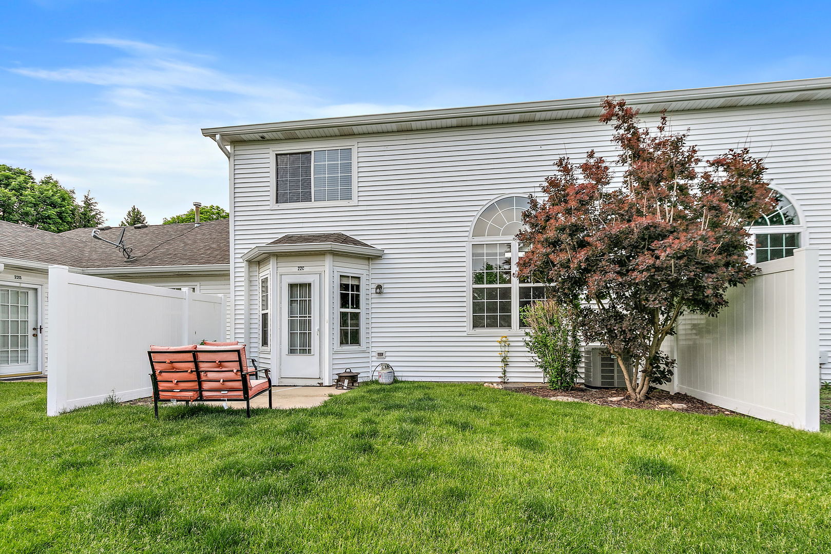 22 Rolling Oaks Road #C, Sugar Grove, IL 60554