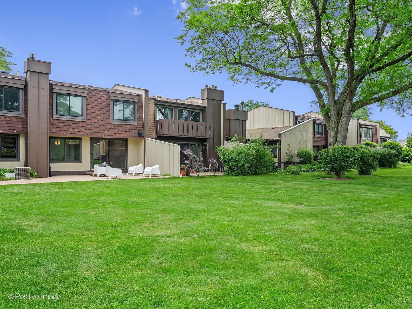 170 Cascade Drive, Indian Head Park, IL 60525