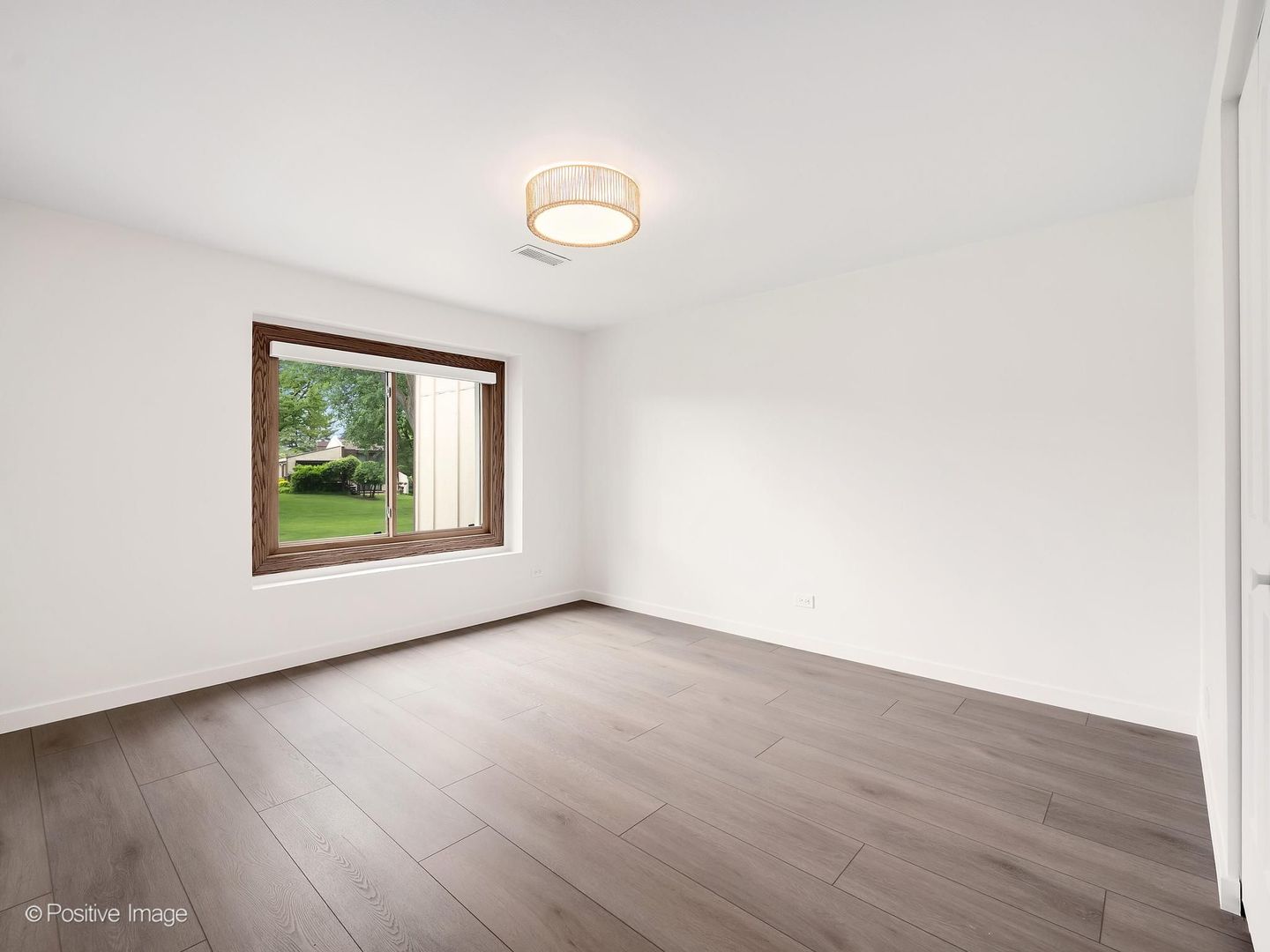 170 Cascade Drive, Indian Head Park, IL 60525