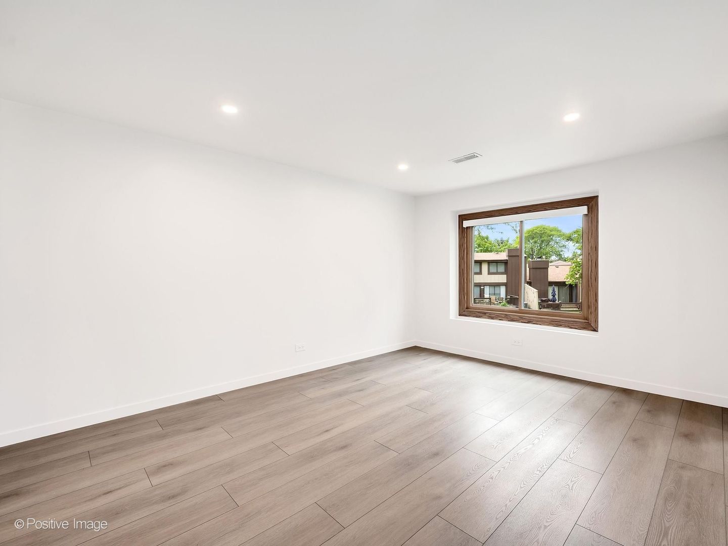 170 Cascade Drive, Indian Head Park, IL 60525