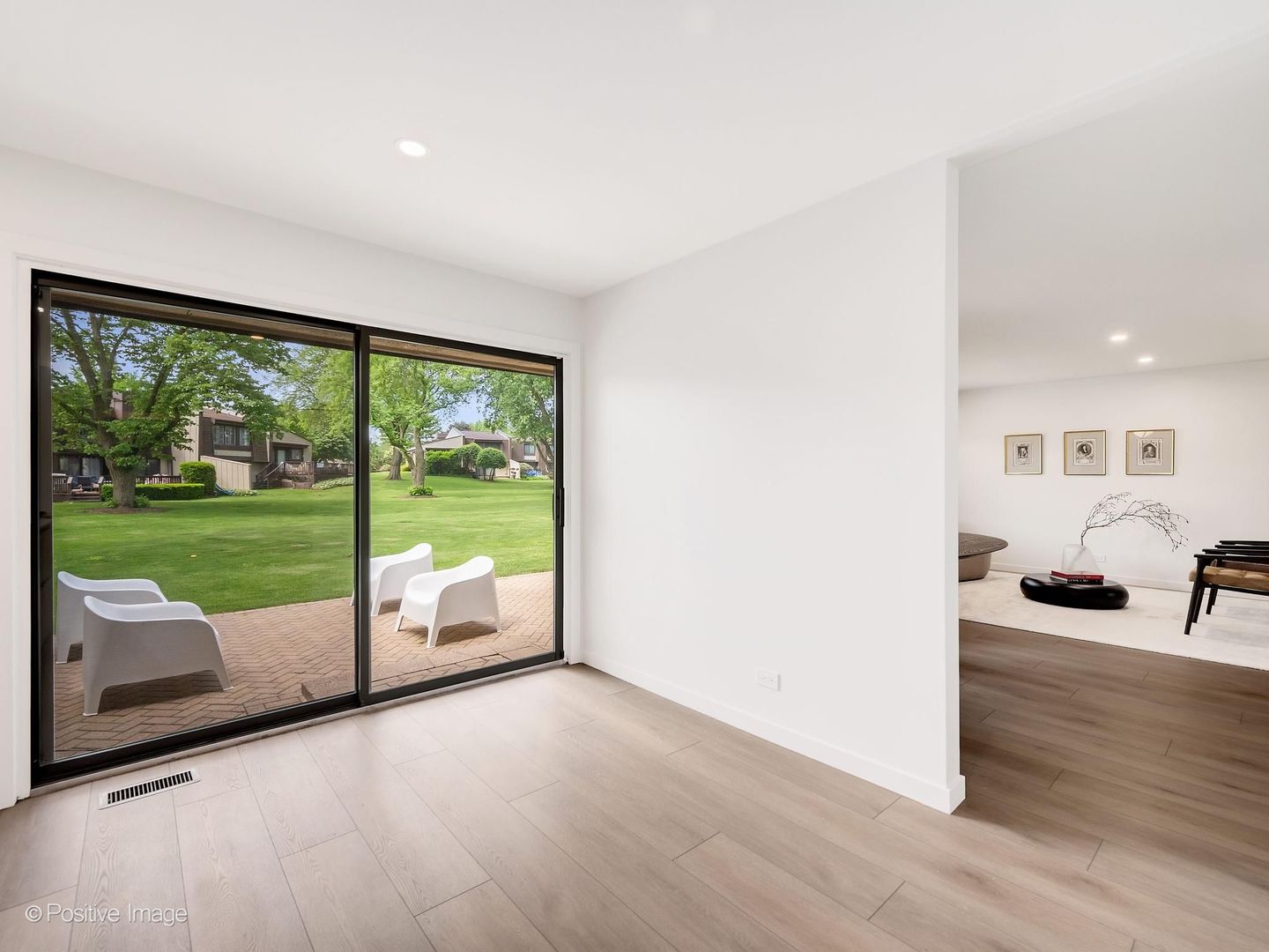170 Cascade Drive, Indian Head Park, IL 60525