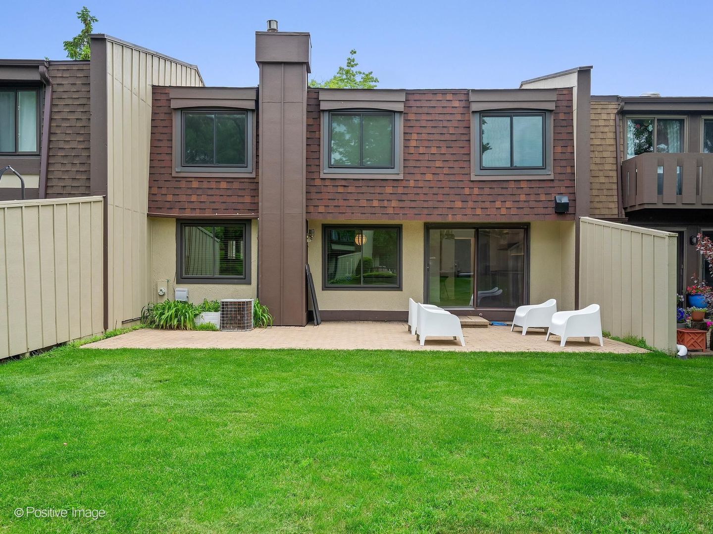 170 Cascade Drive, Indian Head Park, IL 60525