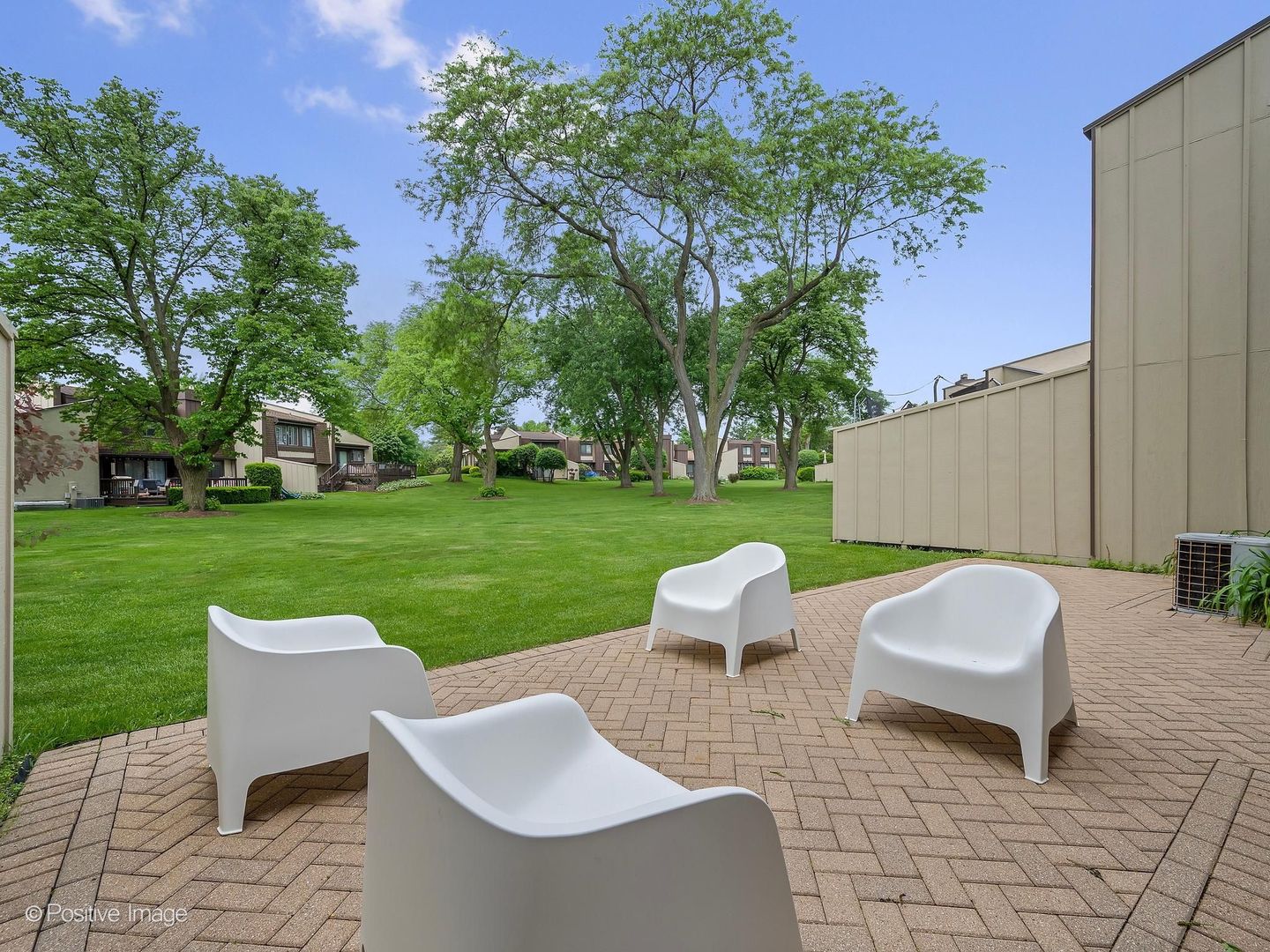 170 Cascade Drive, Indian Head Park, IL 60525