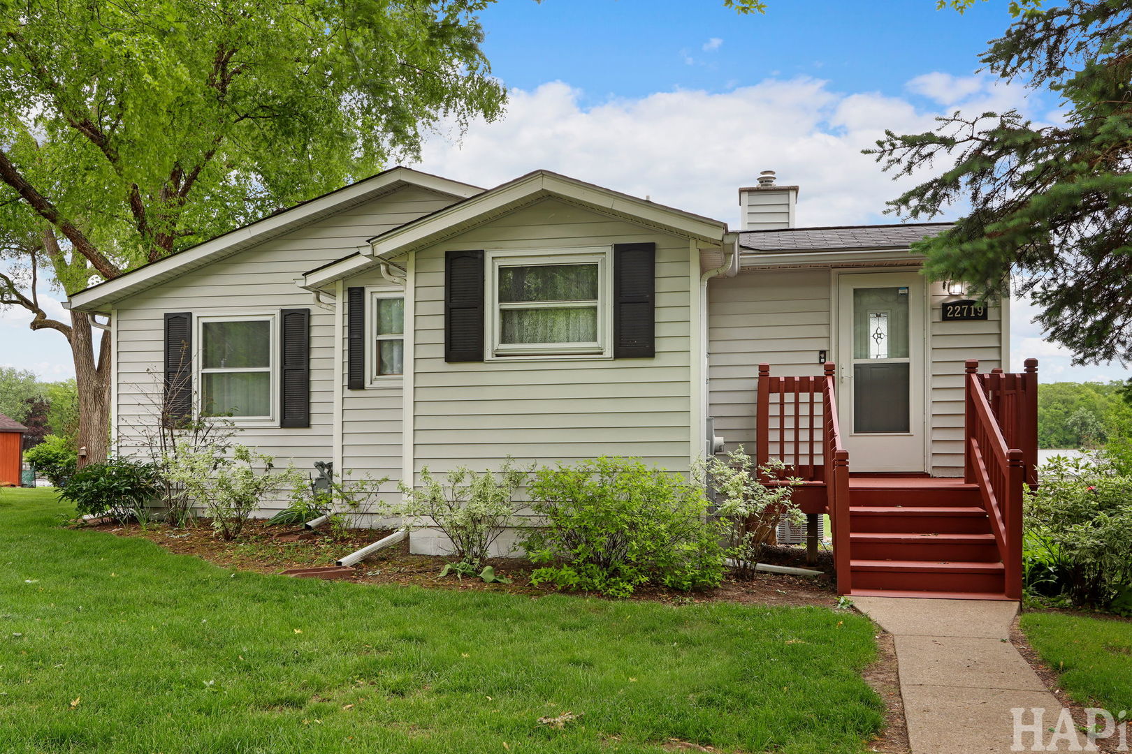 22719 W Silver Lake Avenue, Antioch, IL 60002