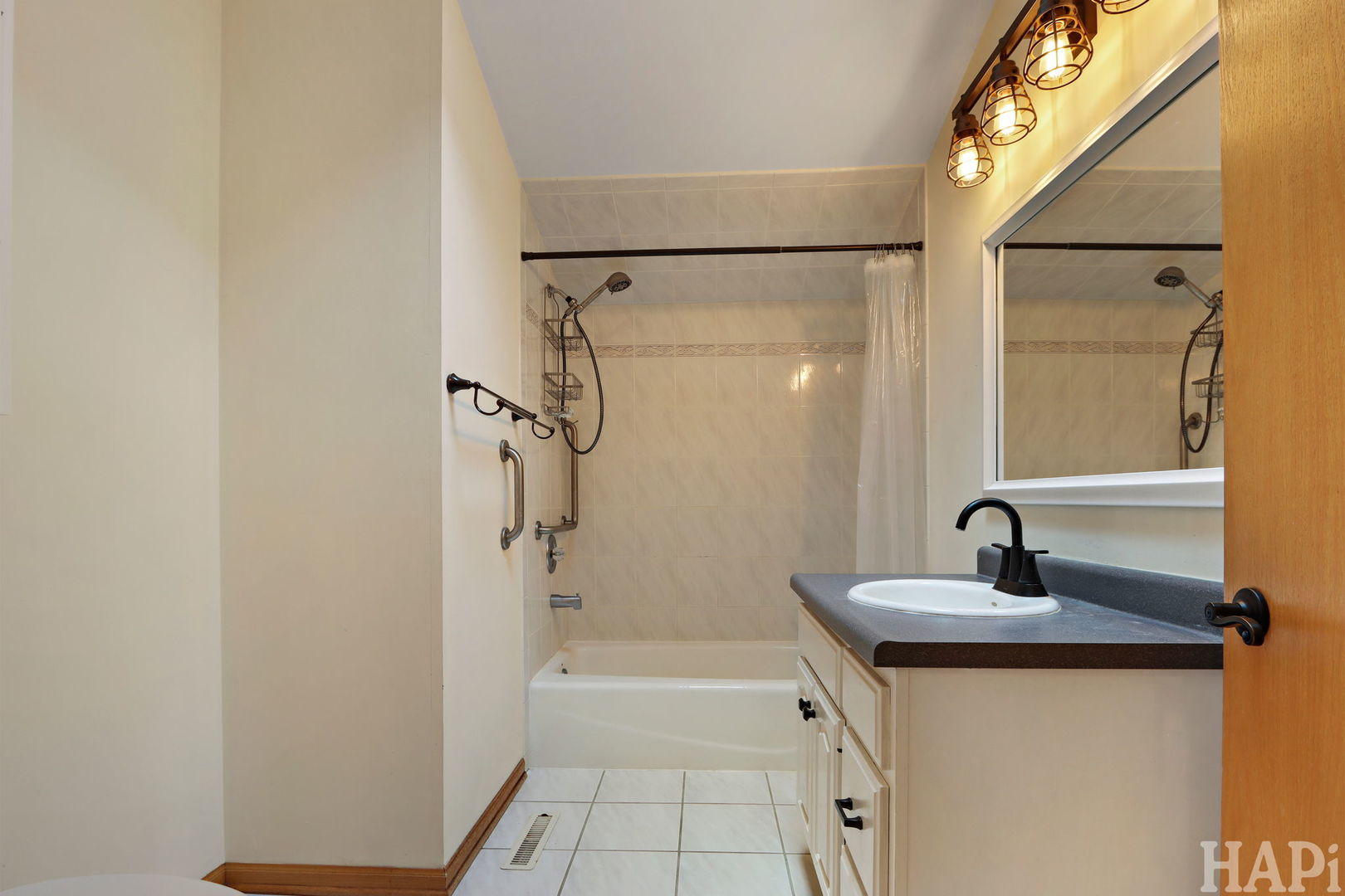 22719 W Silver Lake Avenue, Antioch, IL 60002