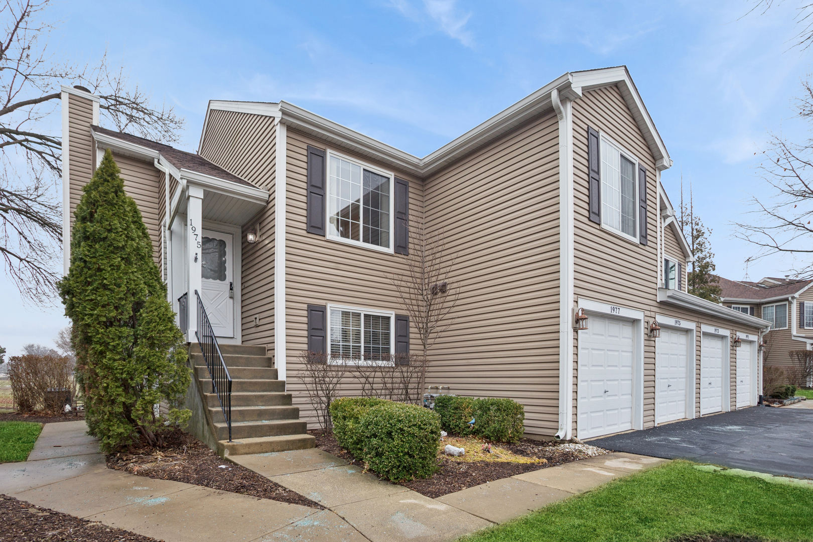 1975 Windsong Drive, Schaumburg, IL 60194