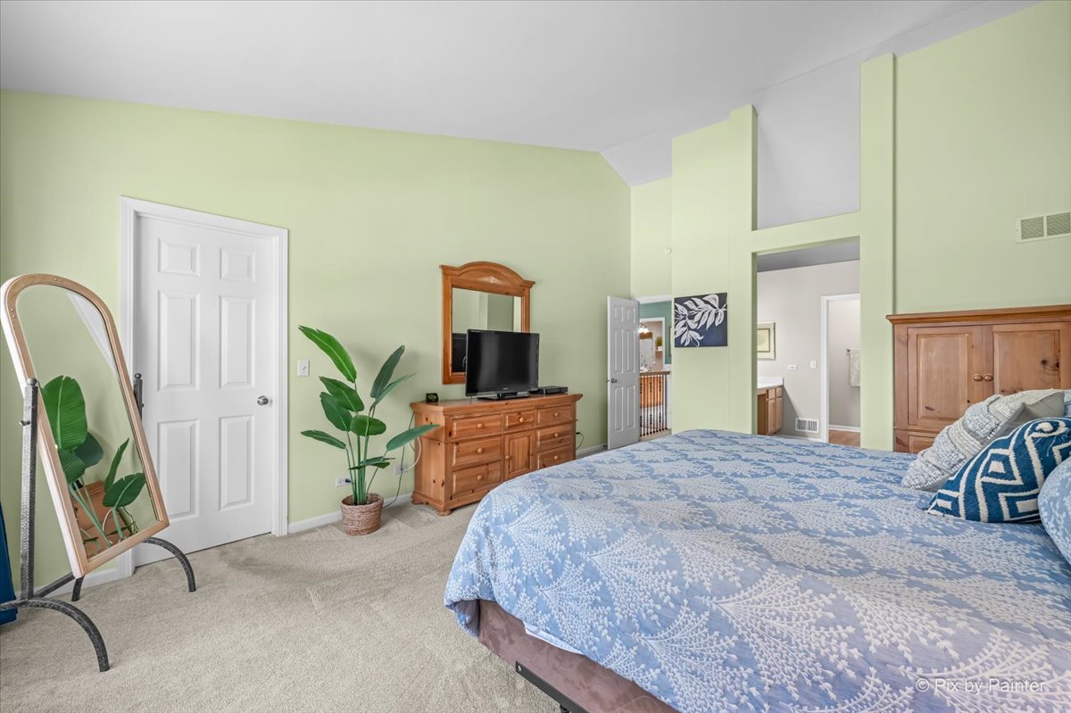 142 Augusta Lane, Cary, IL 60013