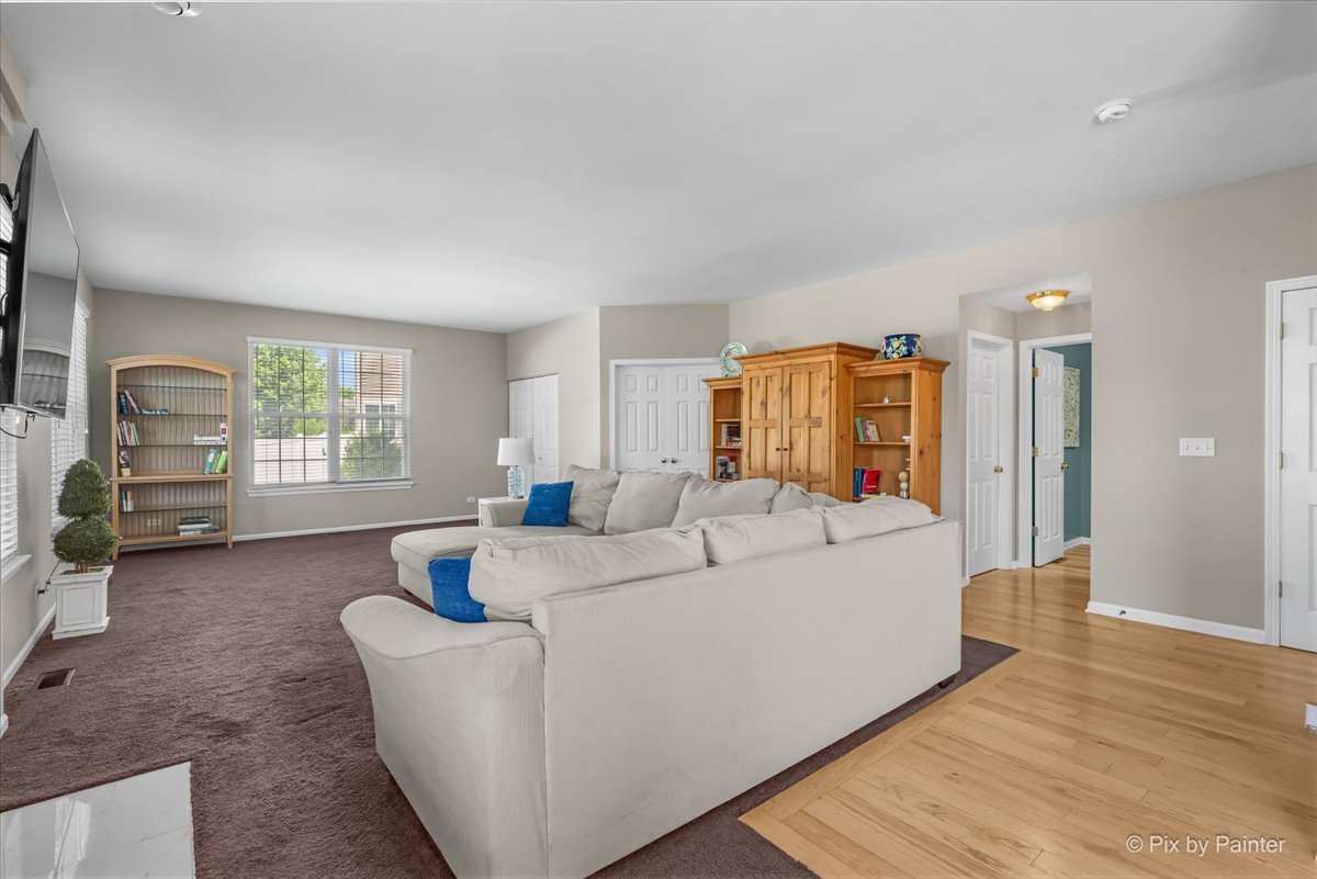 142 Augusta Lane, Cary, IL 60013