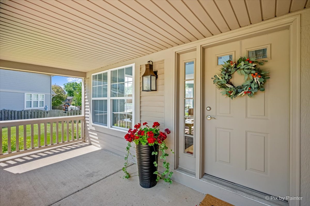 142 Augusta Lane, Cary, IL 60013