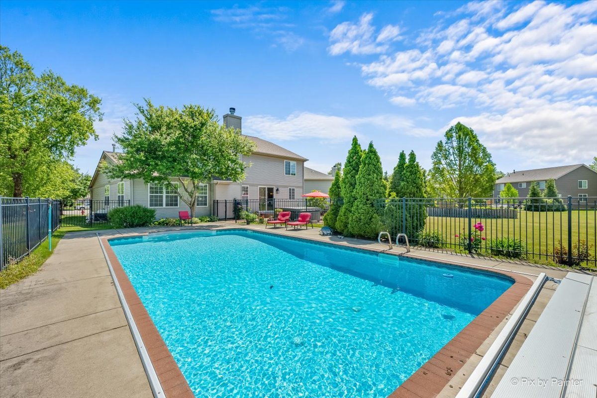 142 Augusta Lane, Cary, IL 60013