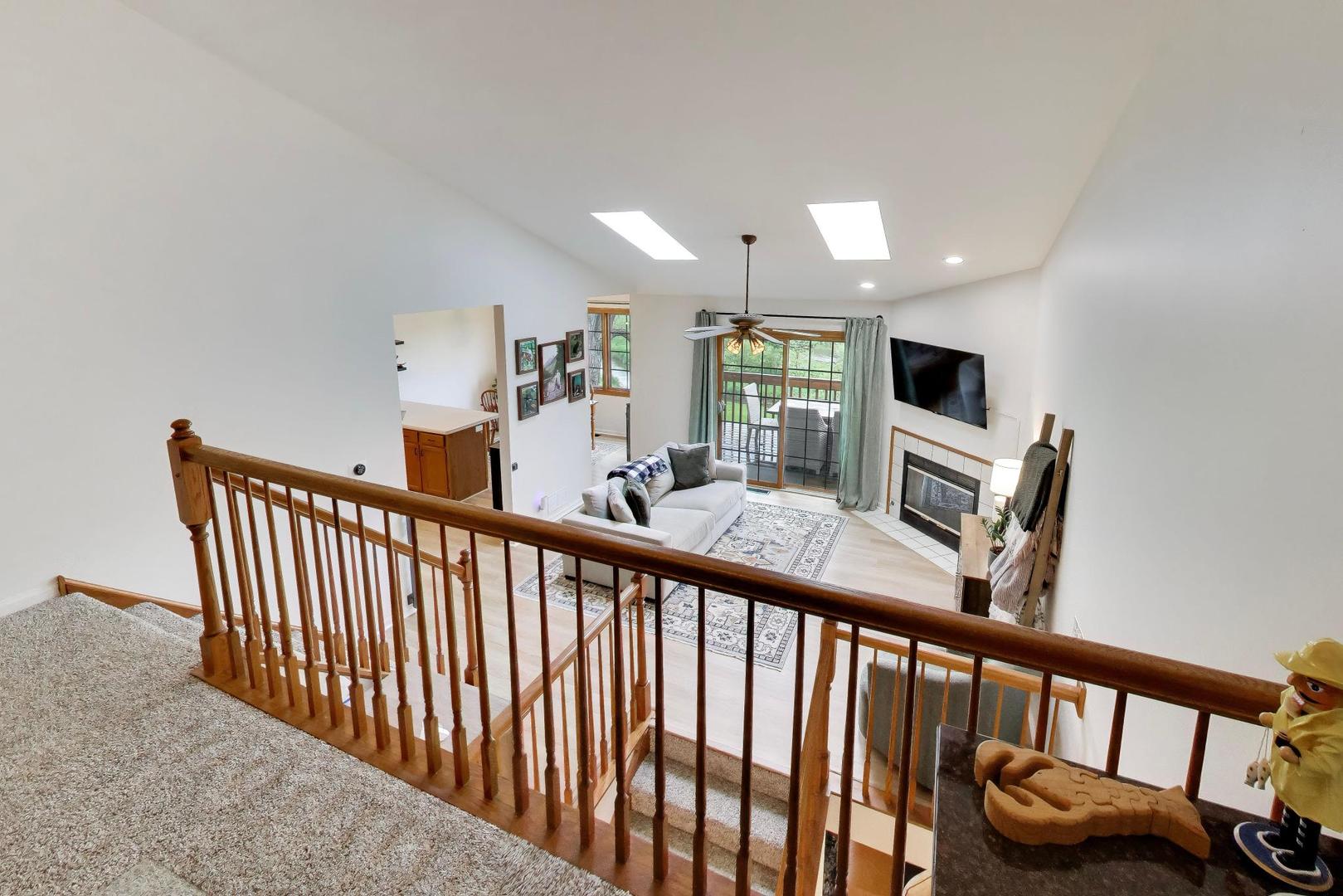 919 Millcreek Circle, Elgin, IL 60123