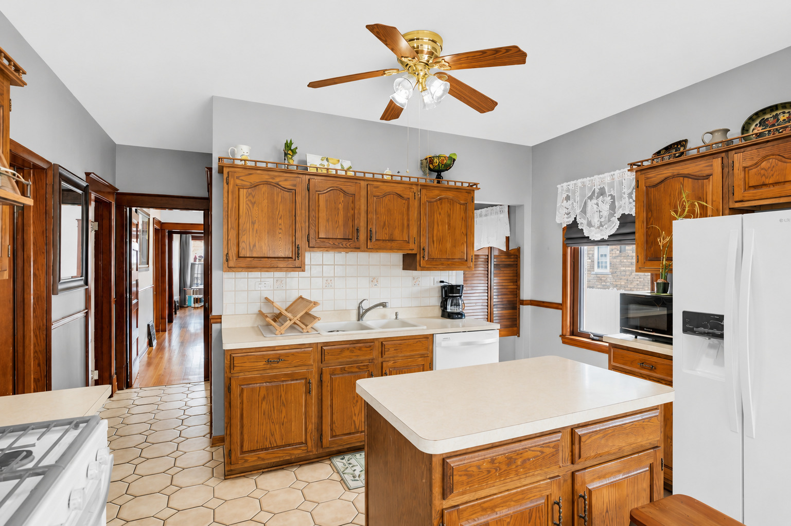 5412 S Natoma Avenue, Chicago, IL 60638