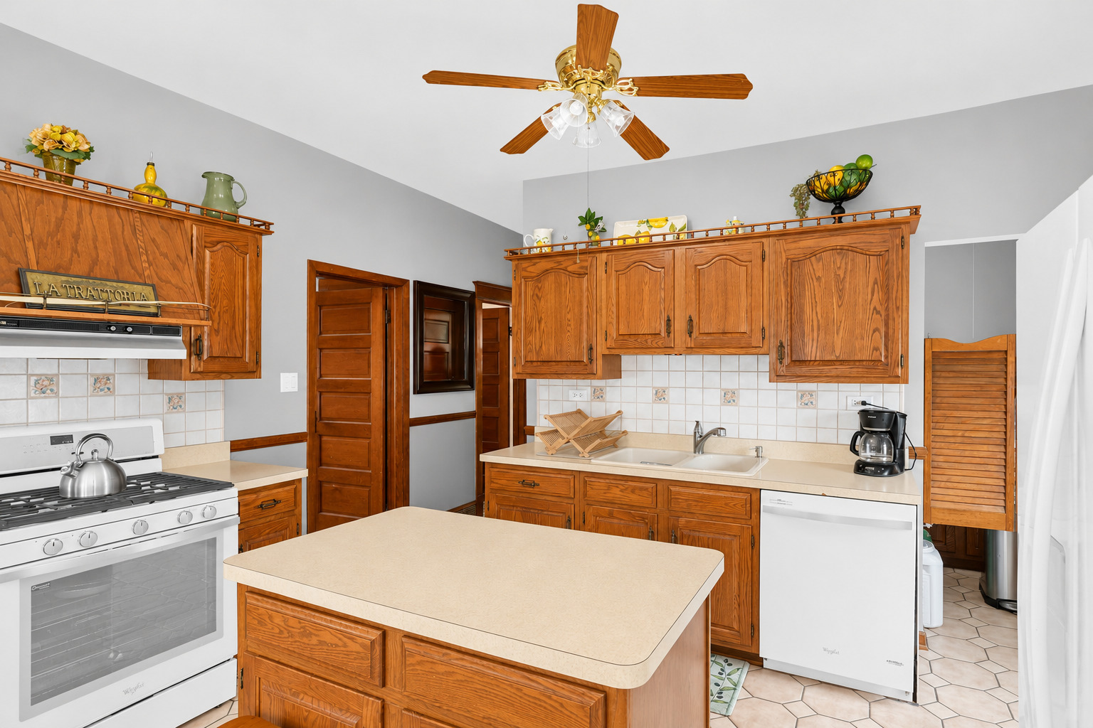 5412 S Natoma Avenue, Chicago, IL 60638