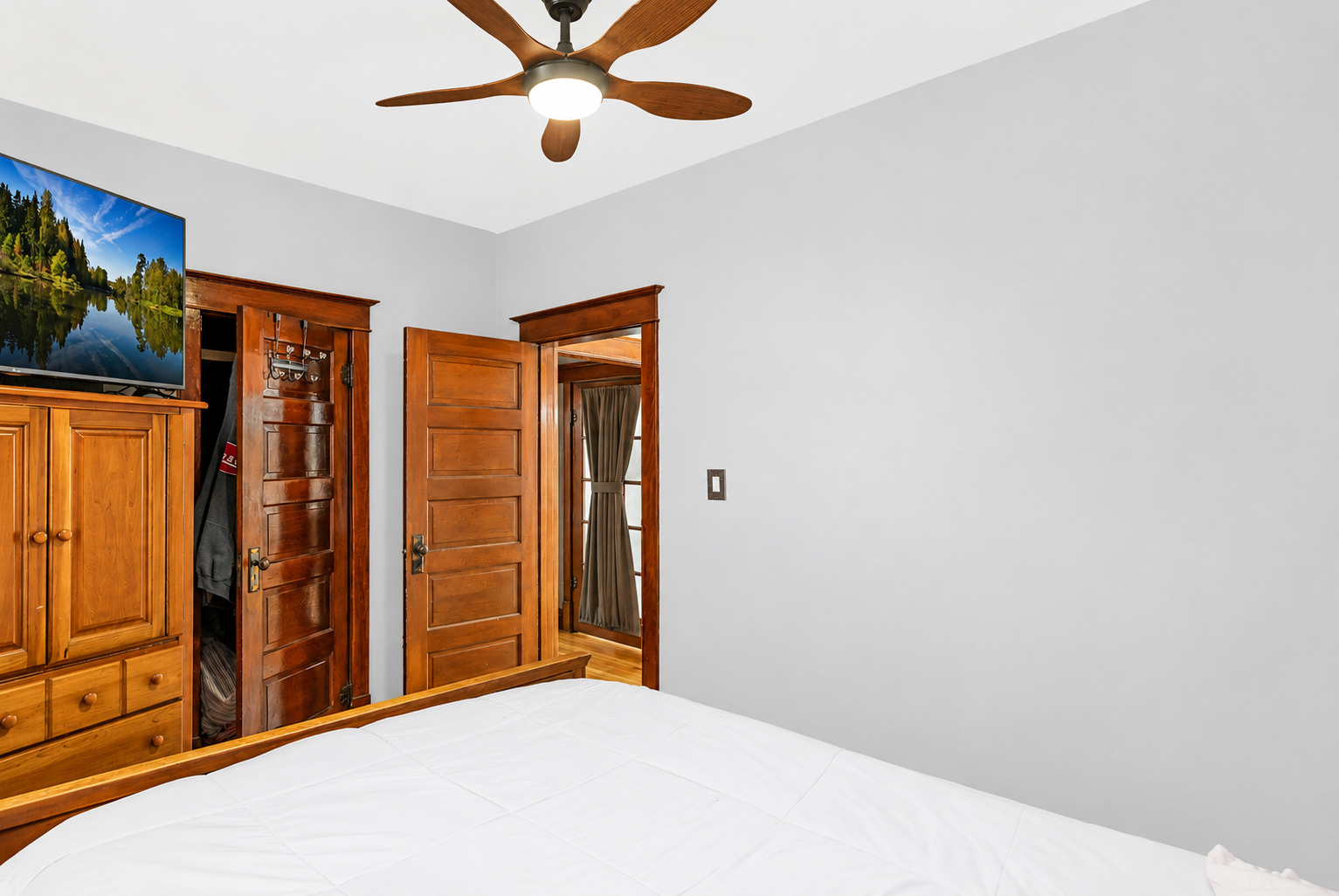 5412 S Natoma Avenue, Chicago, IL 60638